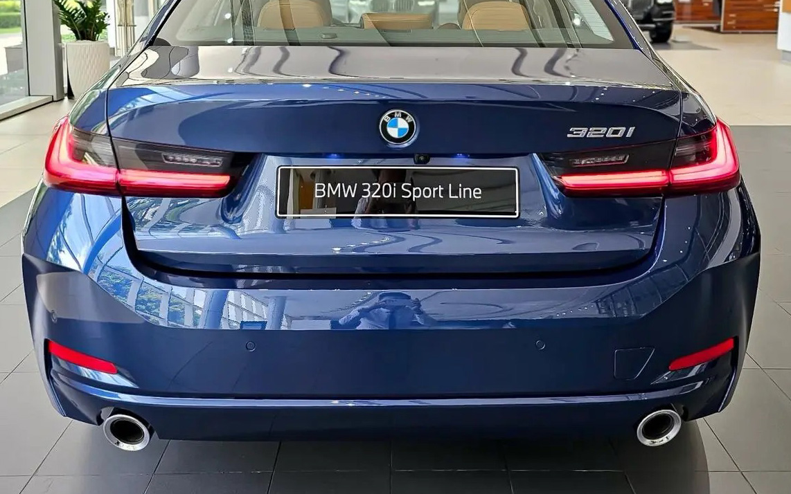 bmw 320i 8