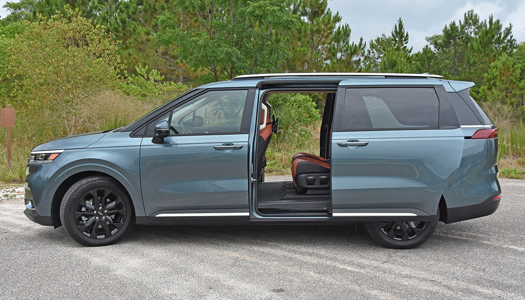 2022 kia carnival sx prestige side doors open