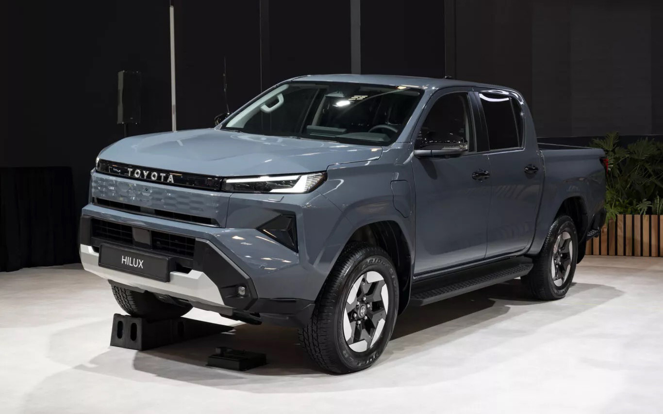 toyota hilux dien viet nam 171