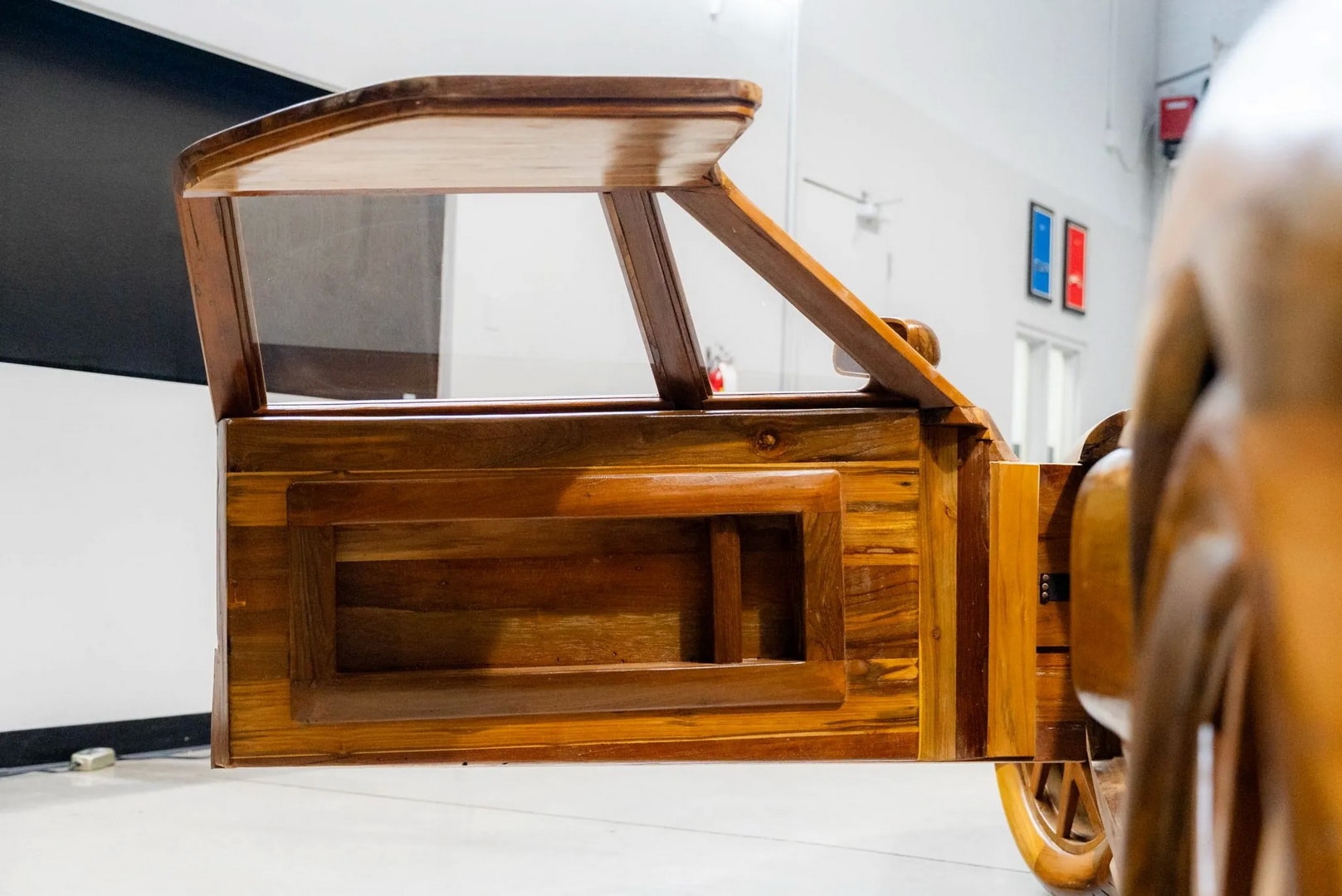 man sculpts 11 ford gt out of wood because it s more fun than making furniture20