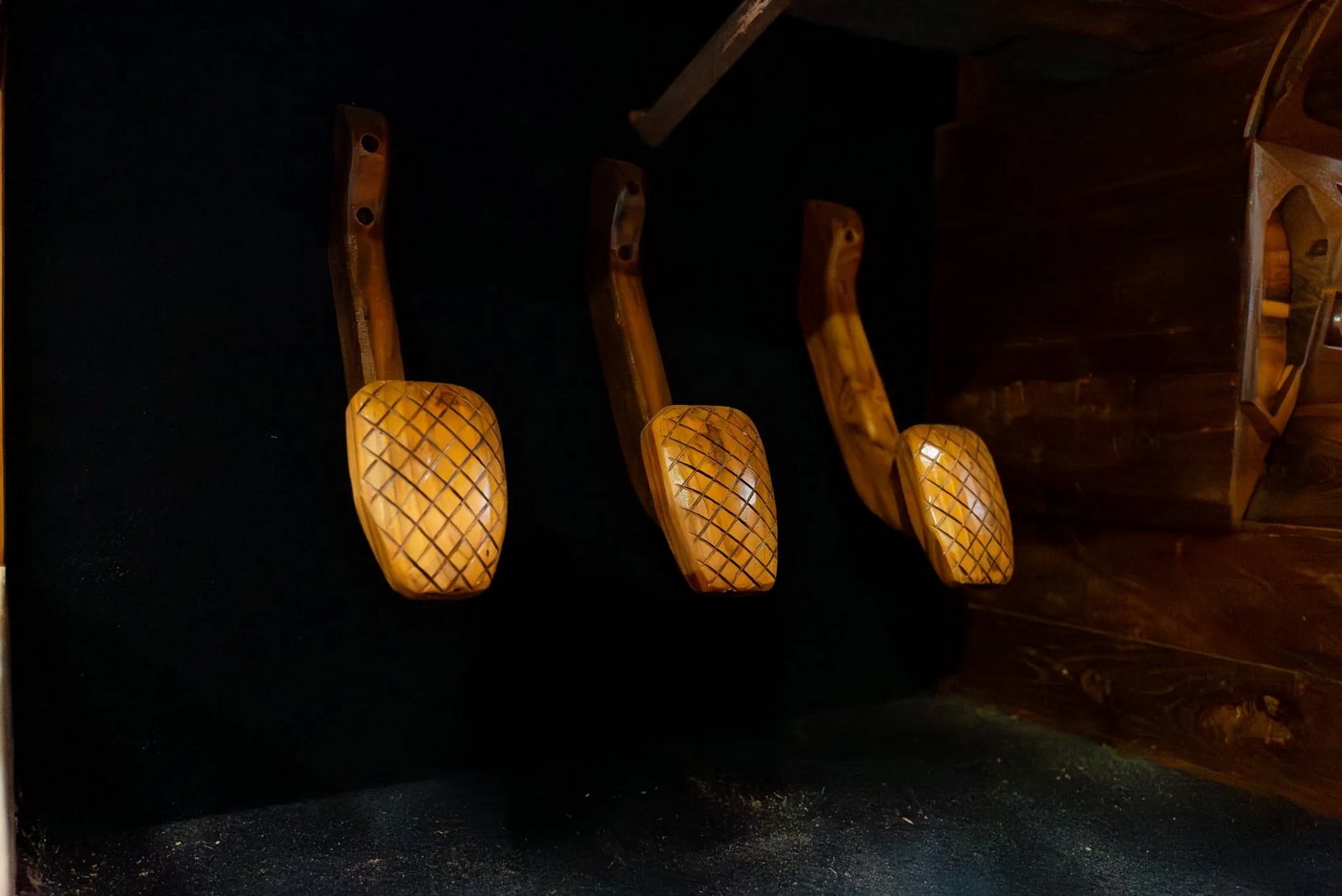 man sculpts 11 ford gt out of wood because it s more fun than making furniture4