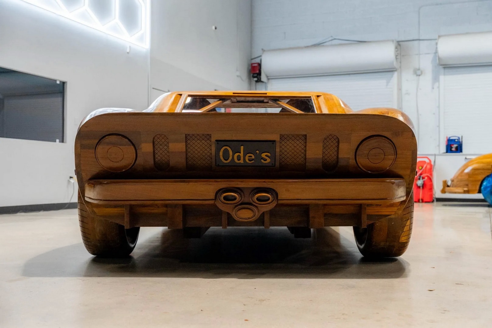 man sculpts 11 ford gt out of wood because it s more fun than making furniture7