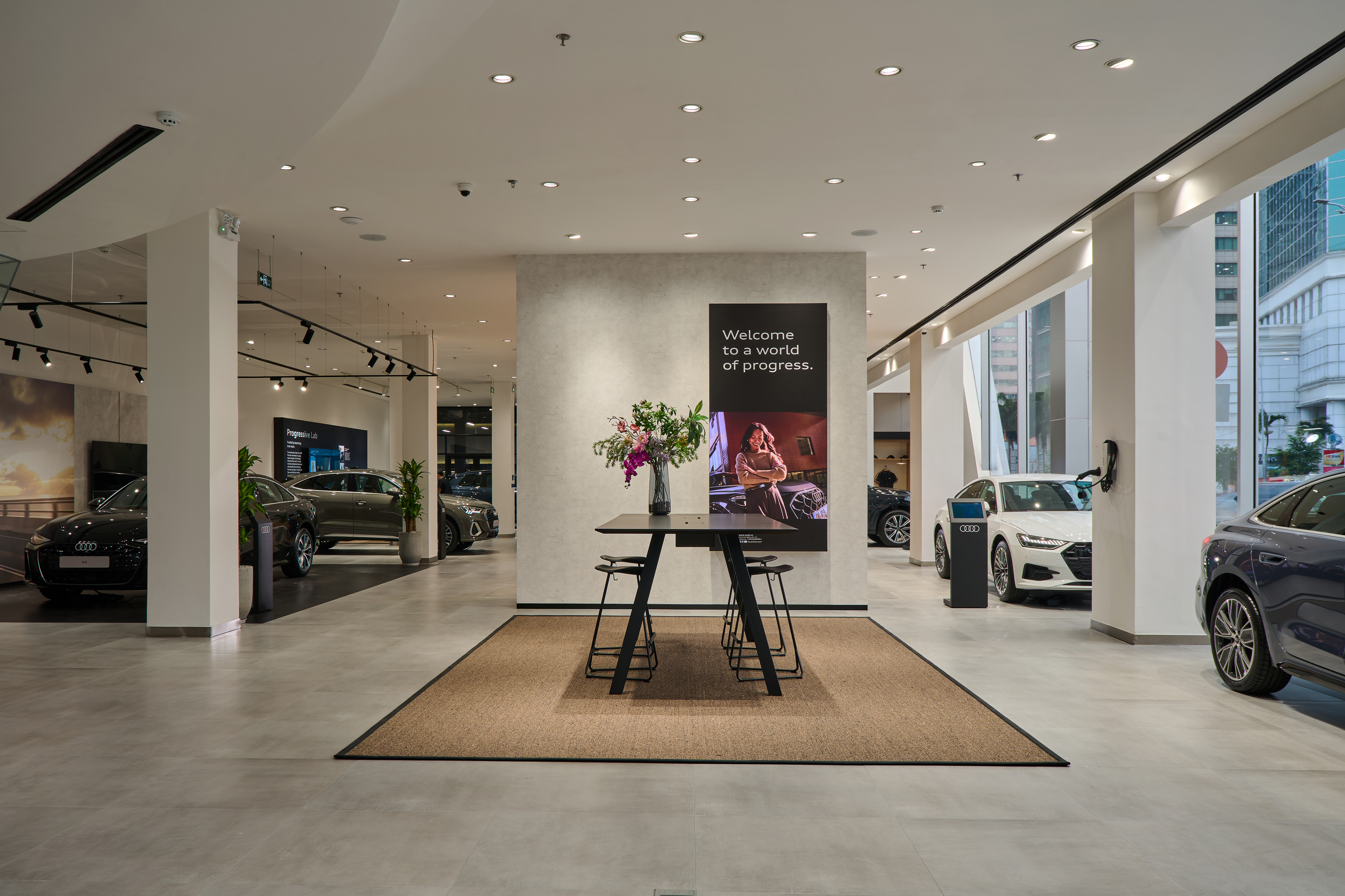 audiprogressiveshowroom1