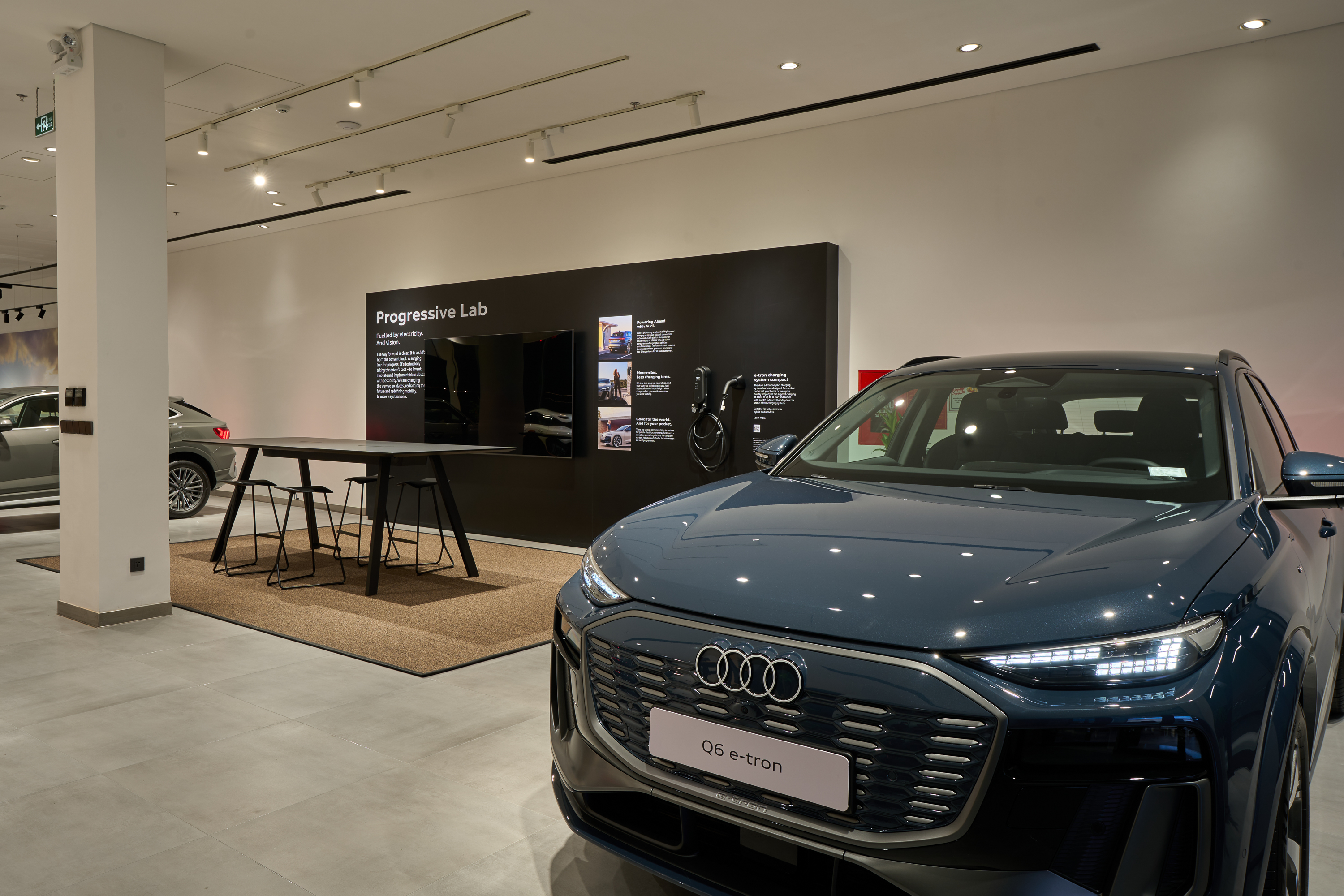 audiprogressiveshowroom11
