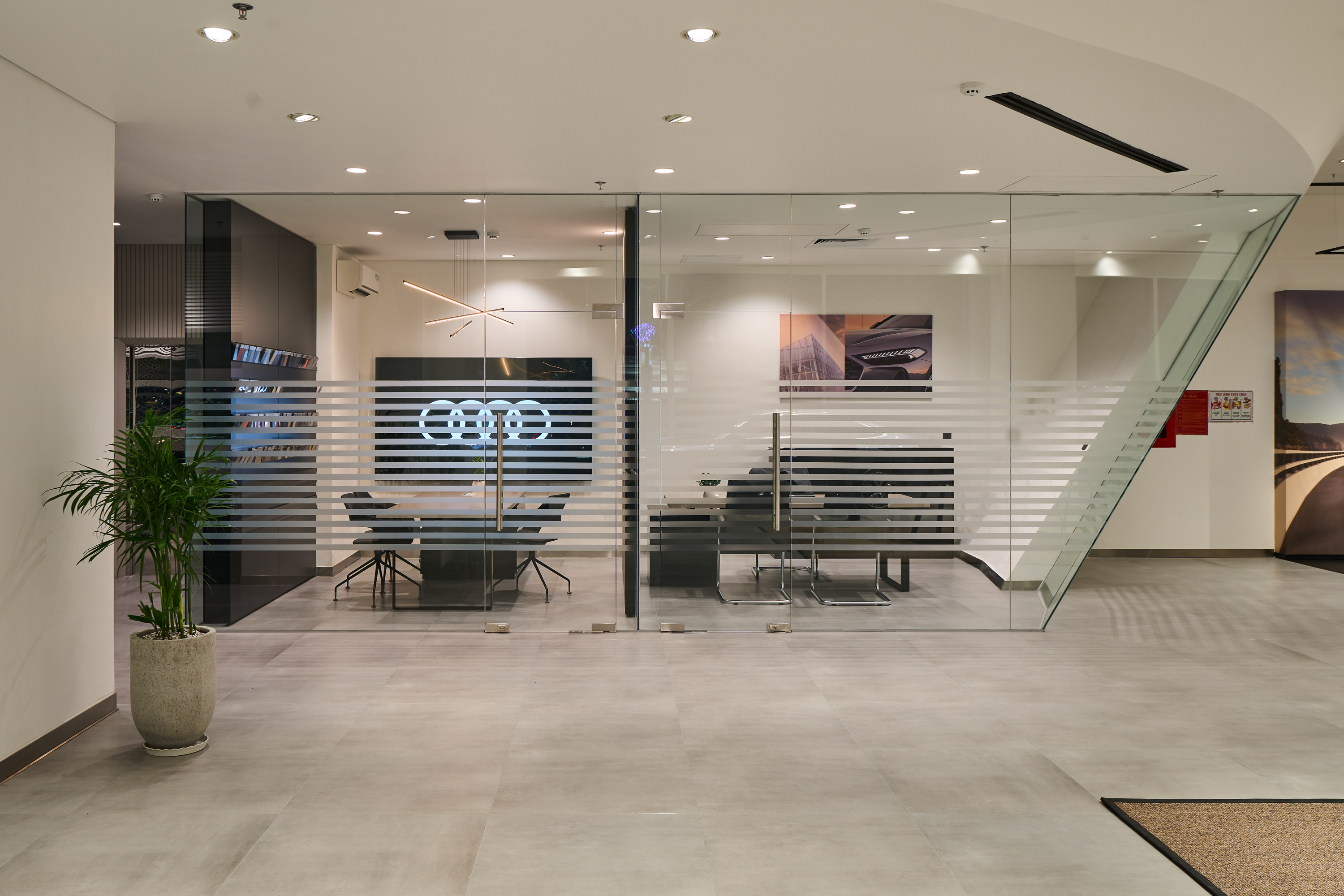 audiprogressiveshowroom3