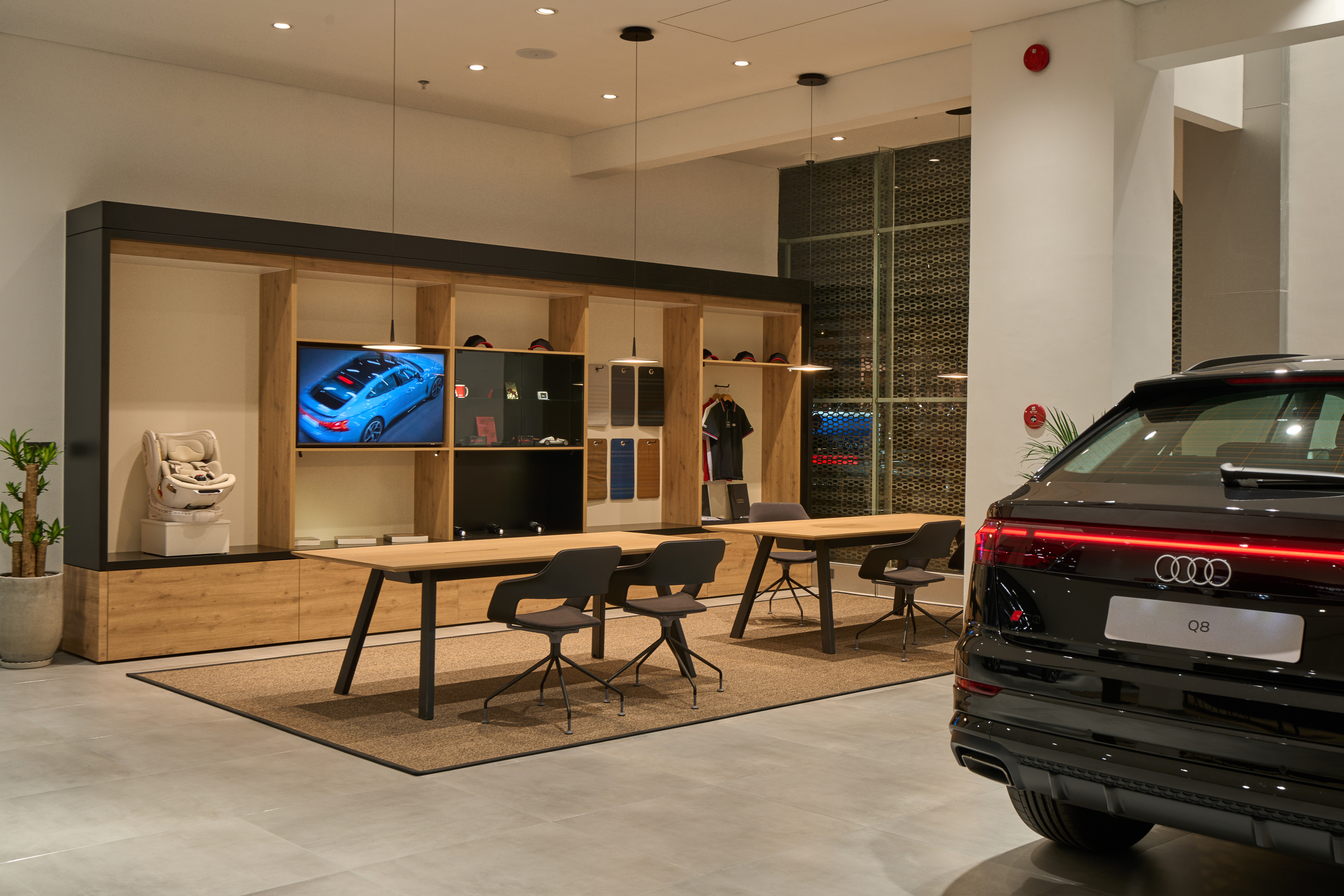 audiprogressiveshowroom7