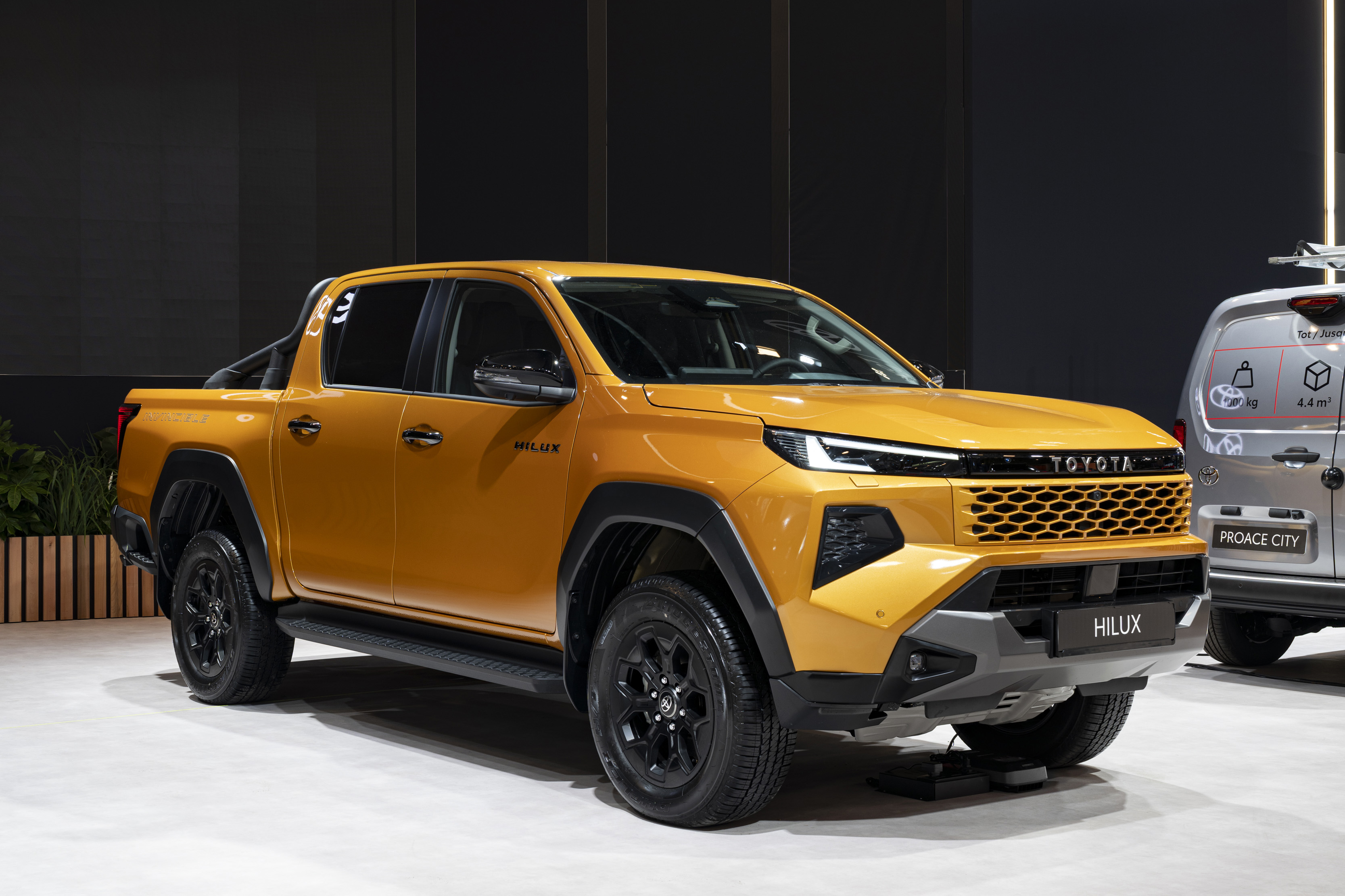 hiluxhybrid48v2026006