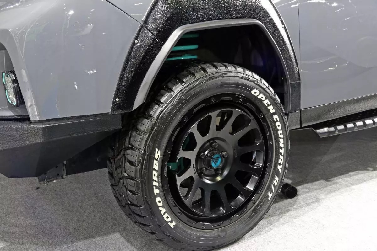 toyota alphard offroad 8