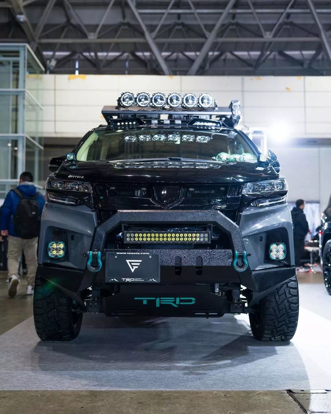 toyota alphard offroad 9