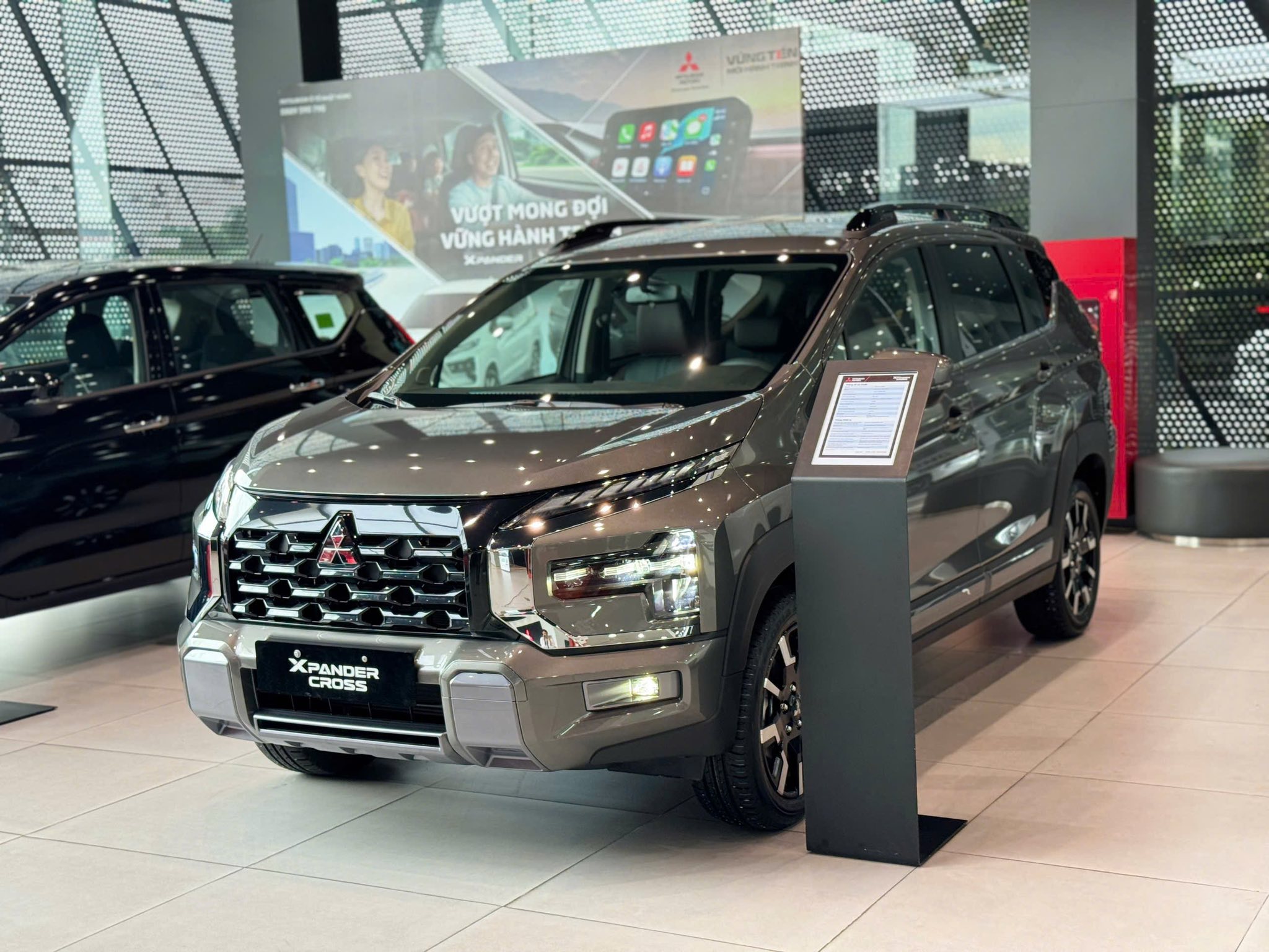 mitsubishi xpander cross 1