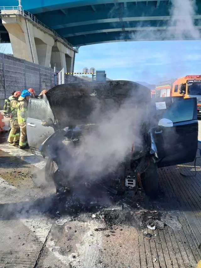 hyundai santa fe fire 2