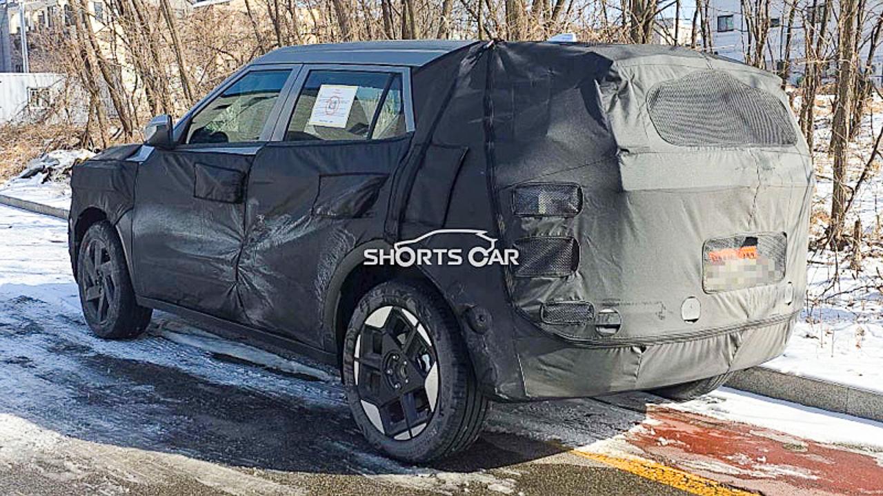 2027 hyundai creta spied first time 3