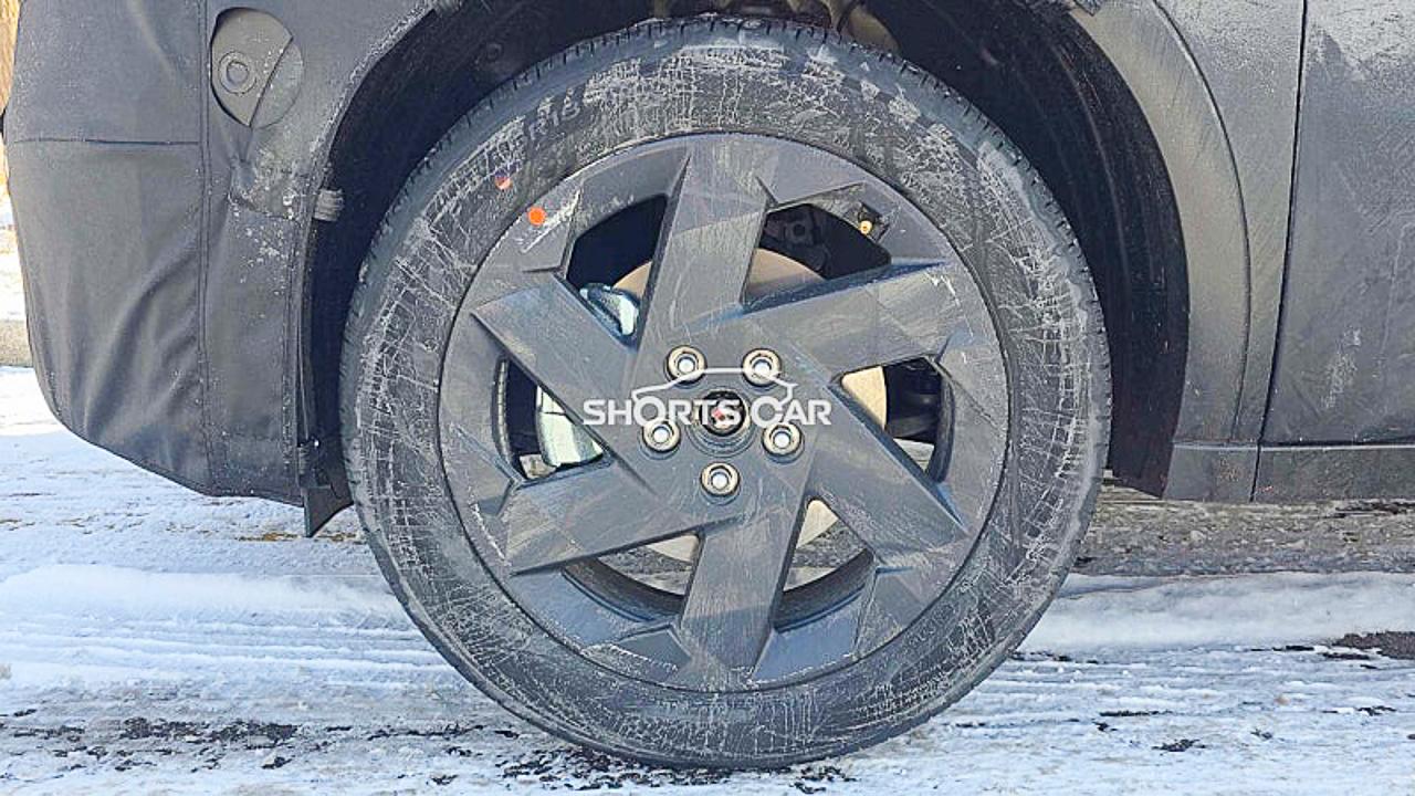 2027 hyundai creta spied first time 4