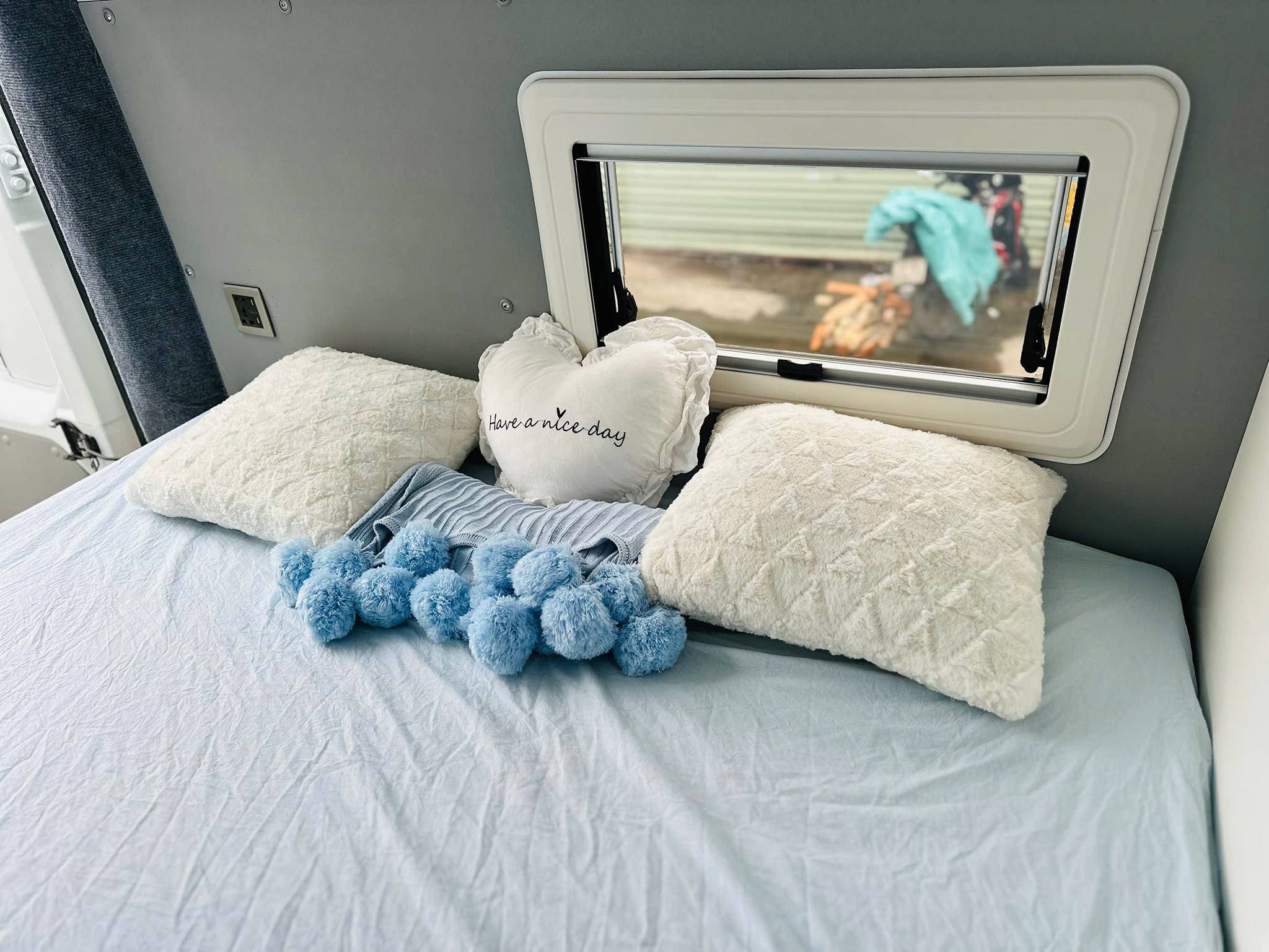 6249944612813845458960423104043848300392534n