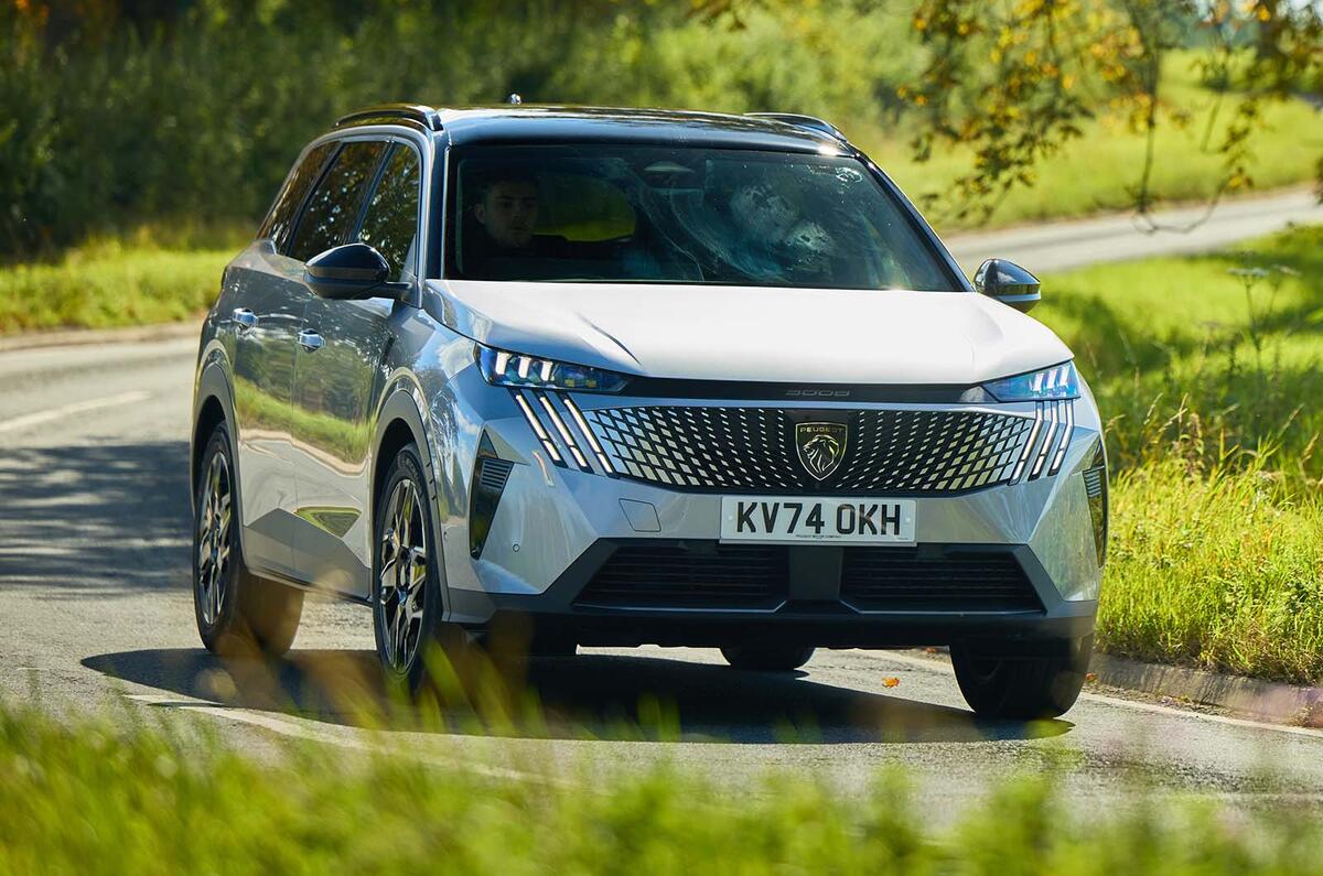 peugeot5008hybridfrontthreequarterlead0