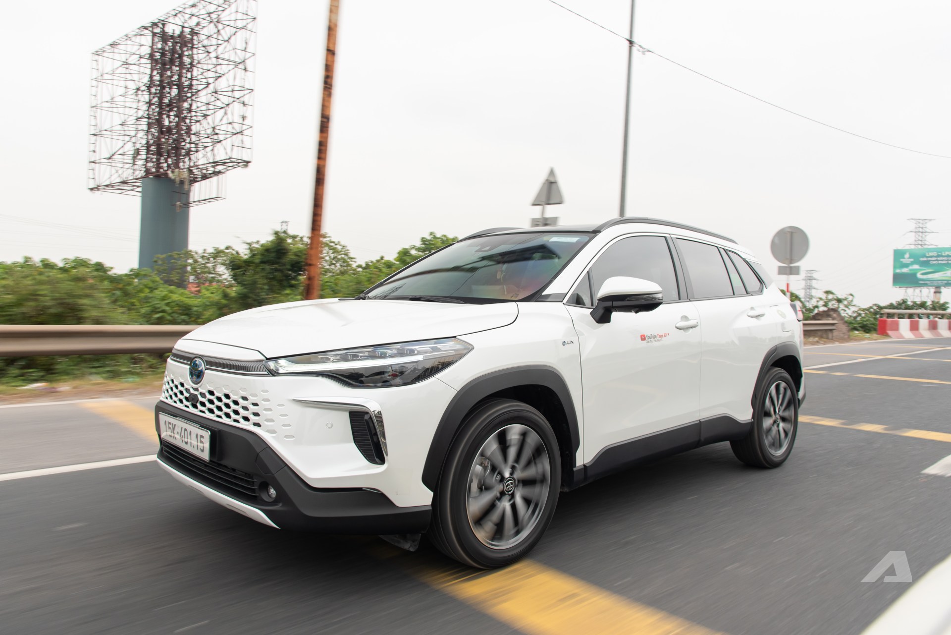 corolla cross hev nlh9897