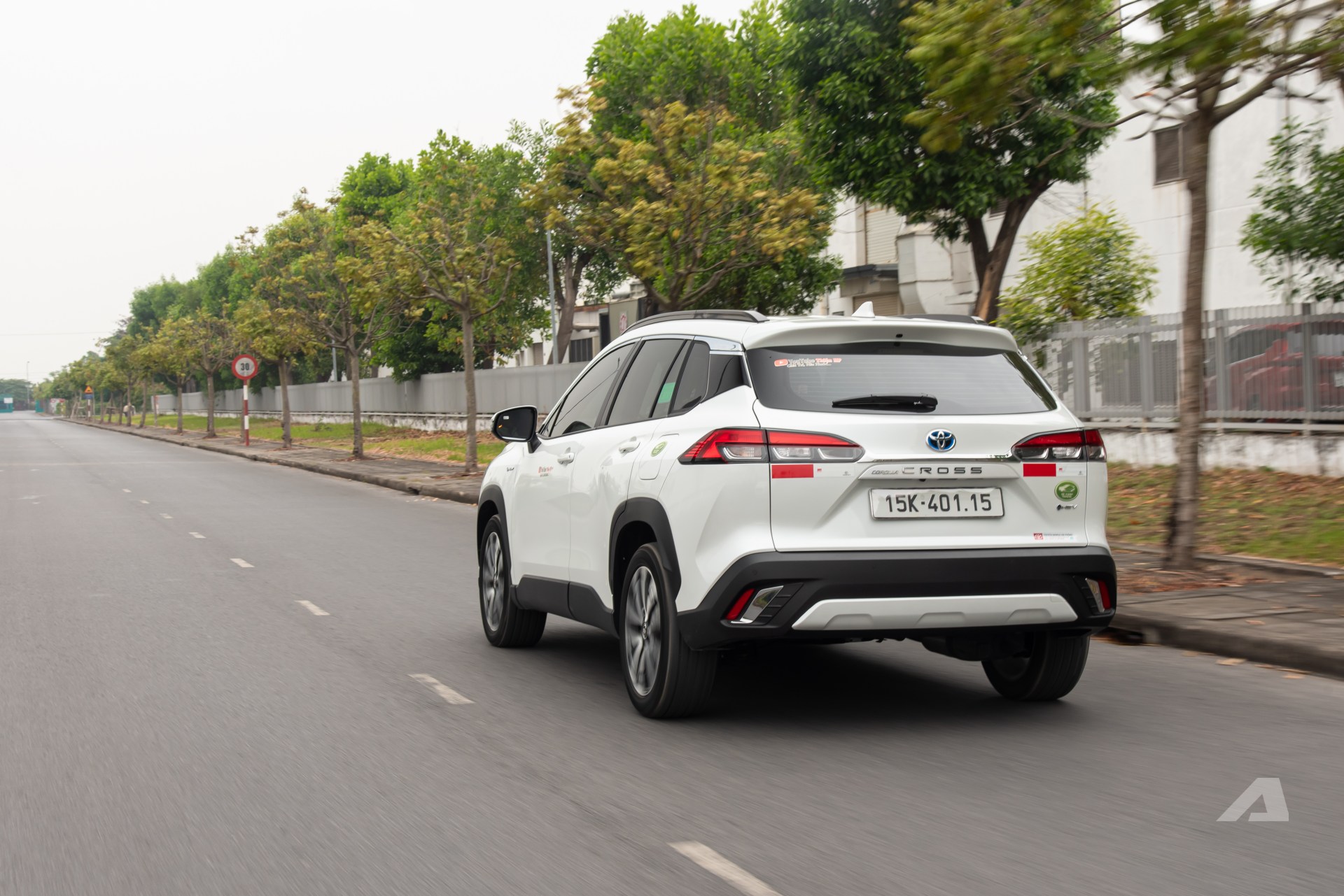 corolla cross hev nlh9928