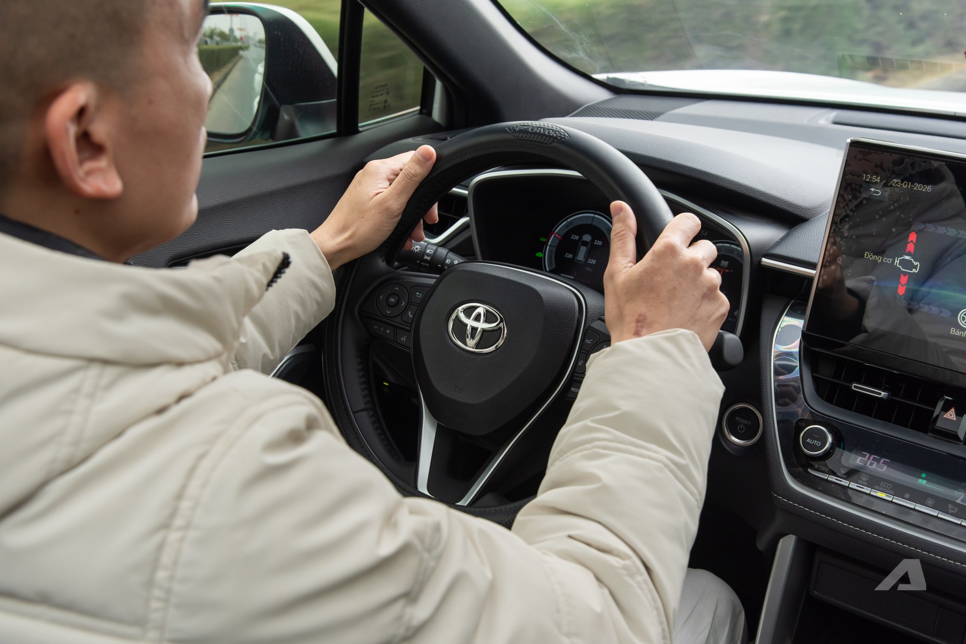 corolla cross hev nlh9958