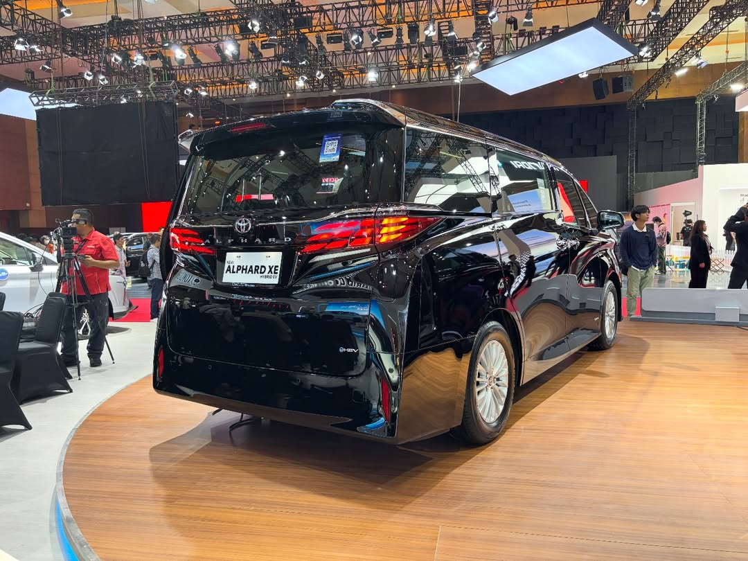 toyota new alphard xe hybrid 2025 2026 apa bedanya dalam rangka melengkapi varian tipe yang s 3