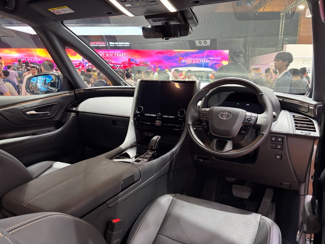 toyota new alphard xe hybrid 2025 2026 apa bedanya dalam rangka melengkapi varian tipe yang s 4