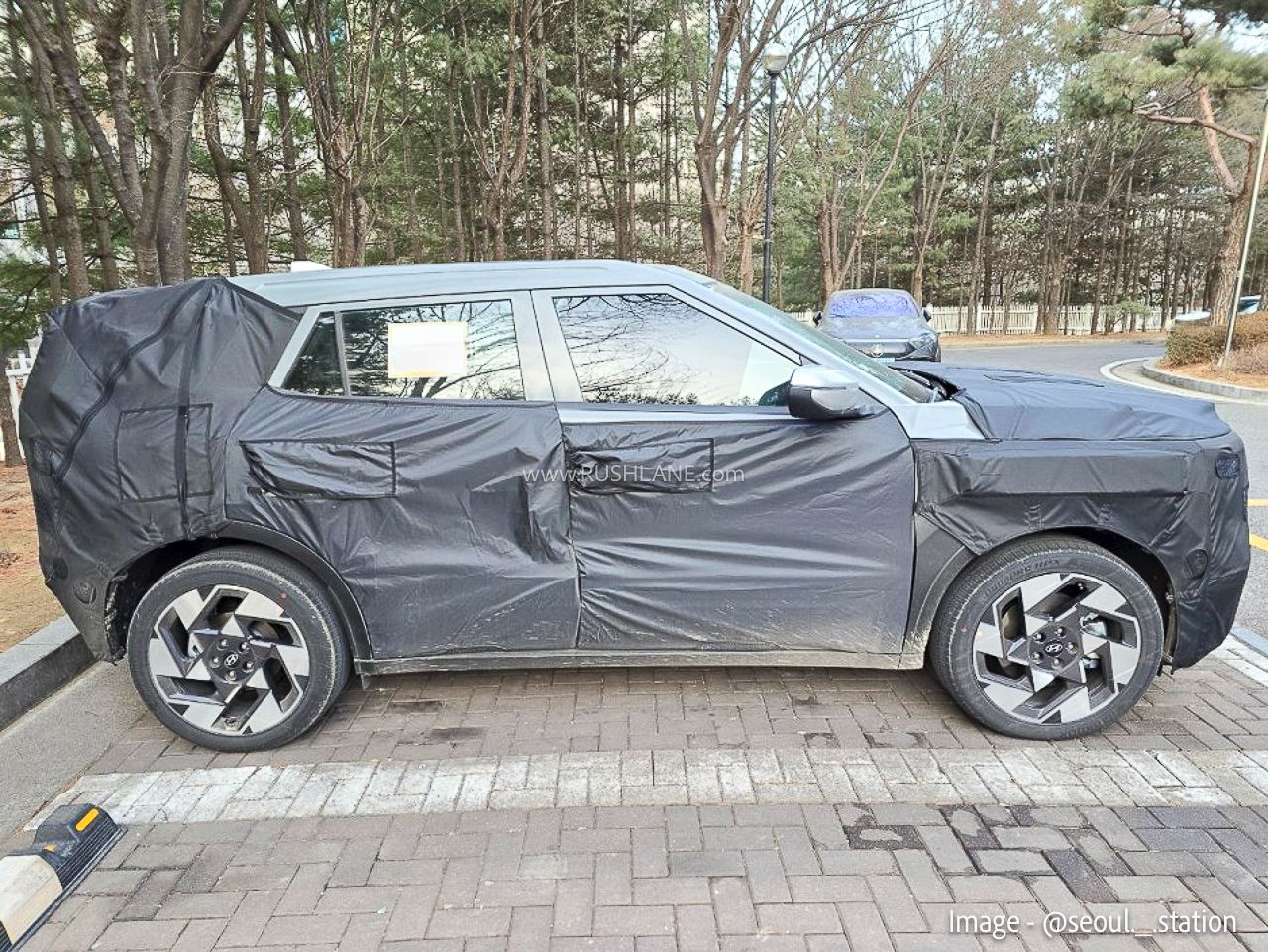 2027 hyundai creta suv spied 9