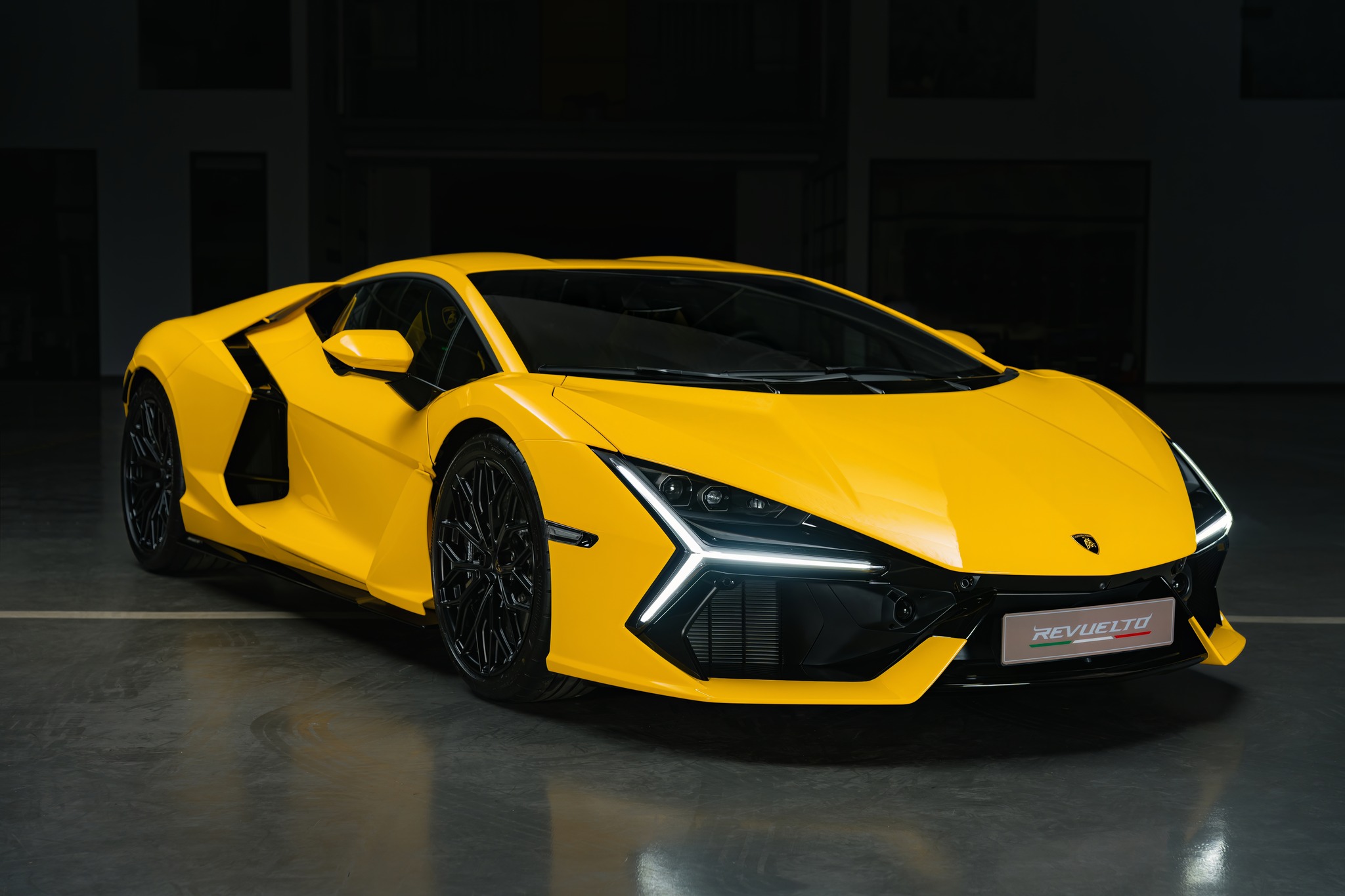 lamborghini revuelto 8