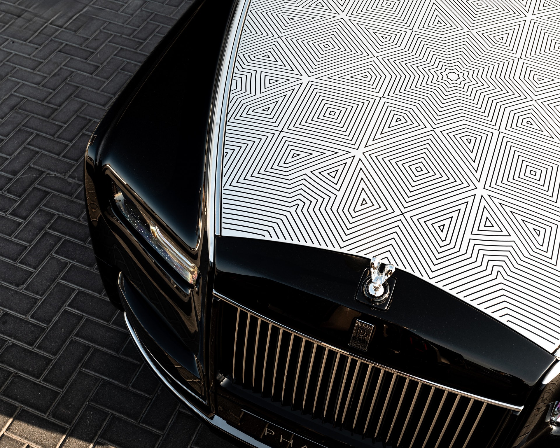rolls royce takes laser sharp literally one off phantom has 02 mm thin laser graphics9
