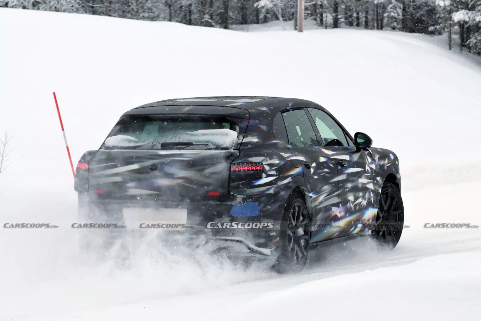 bentley urban suv ev spy shots 11 1536x1024