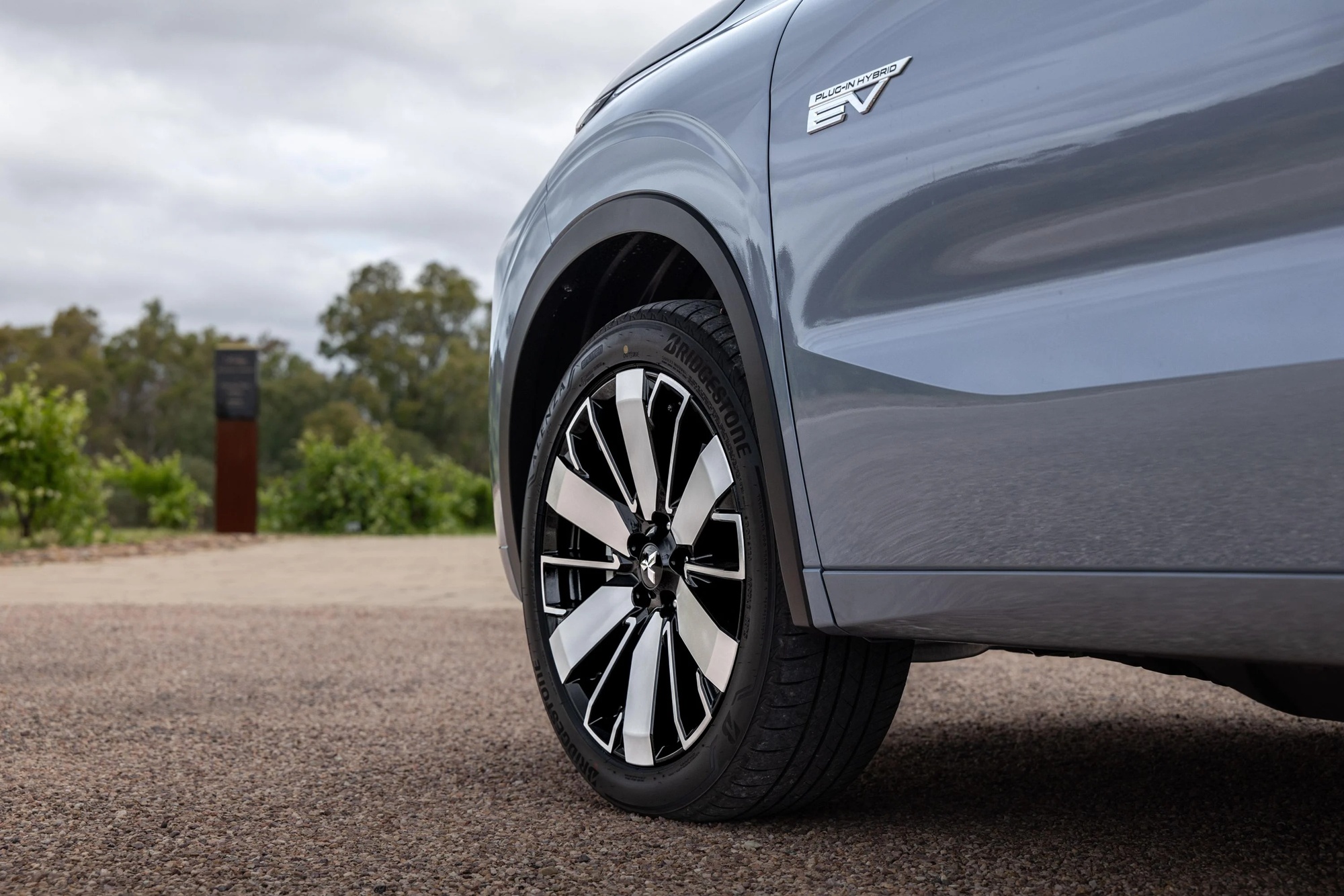 mitsubishi outlander phev 2026 11