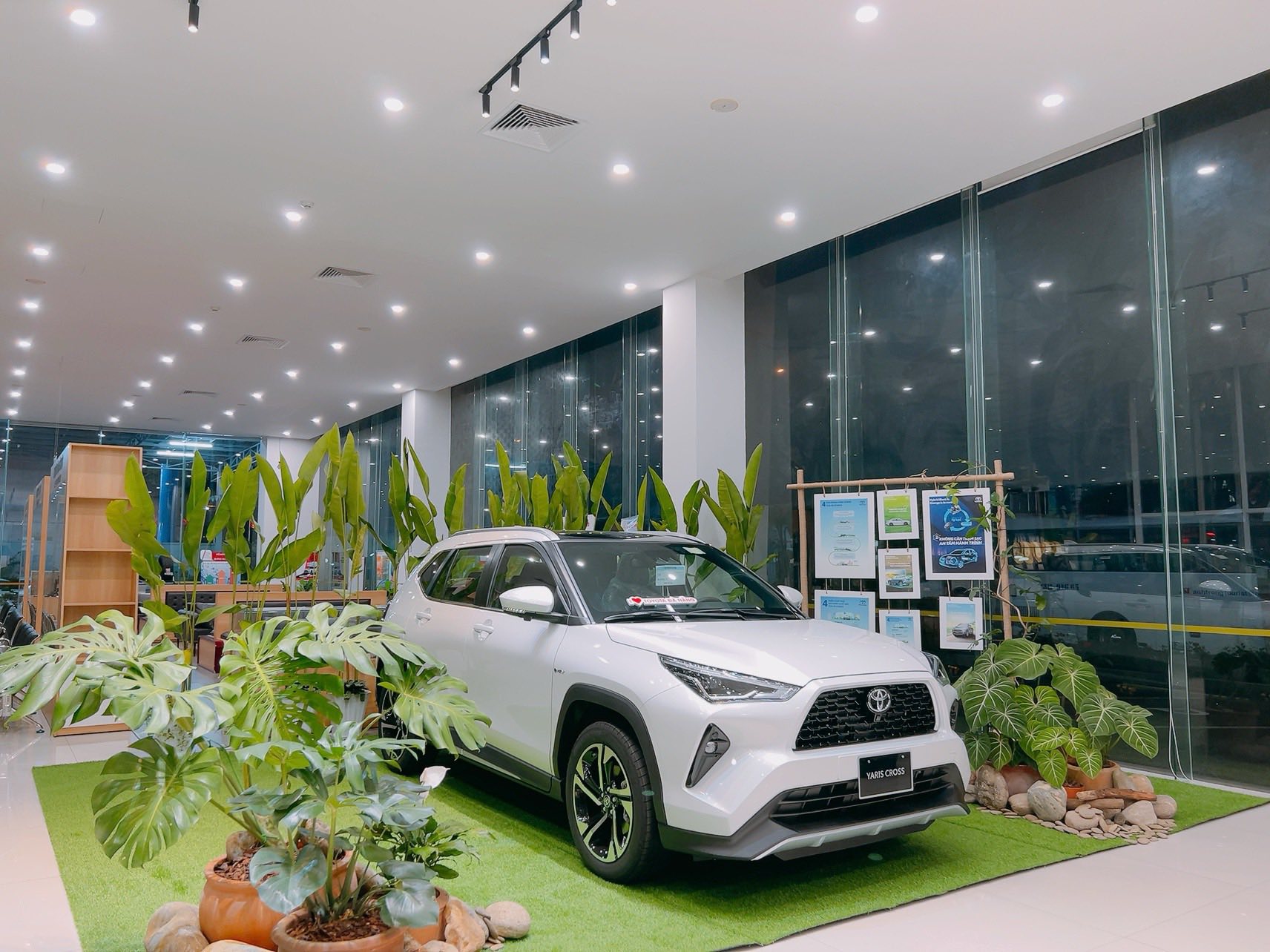 toyota yaris cross 1