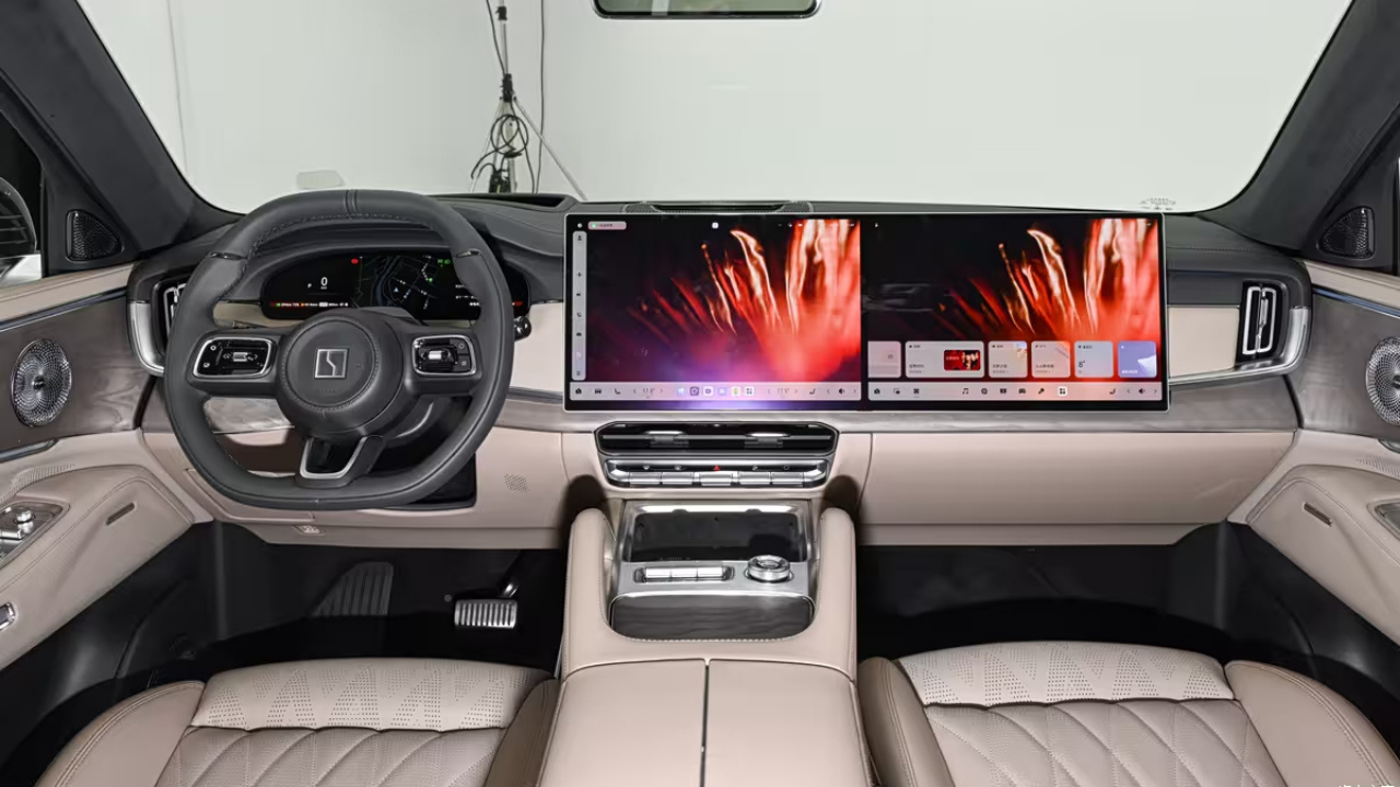 zeekr 8x interior beige dual screens