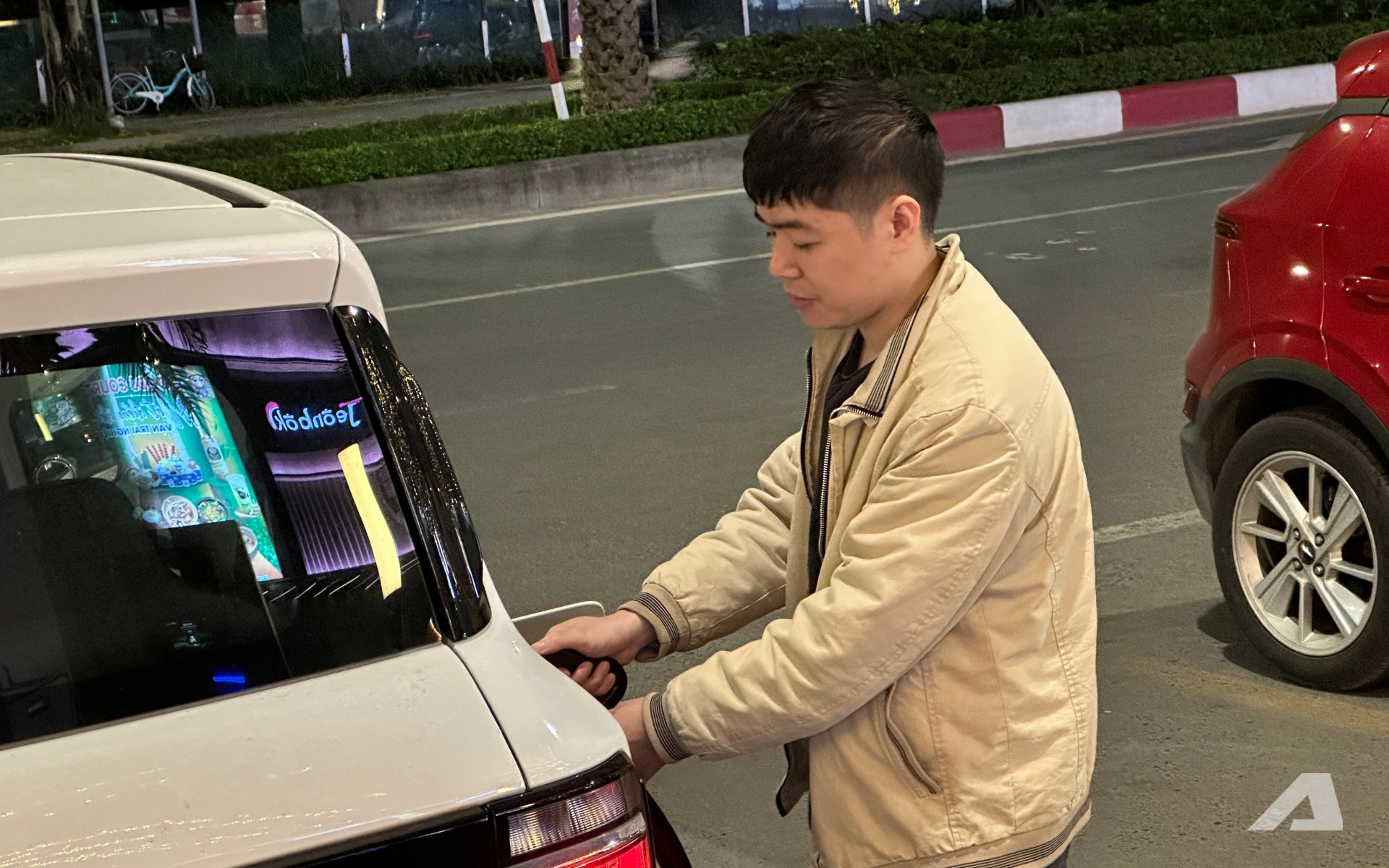 chu xe vinfast vf3 img2024