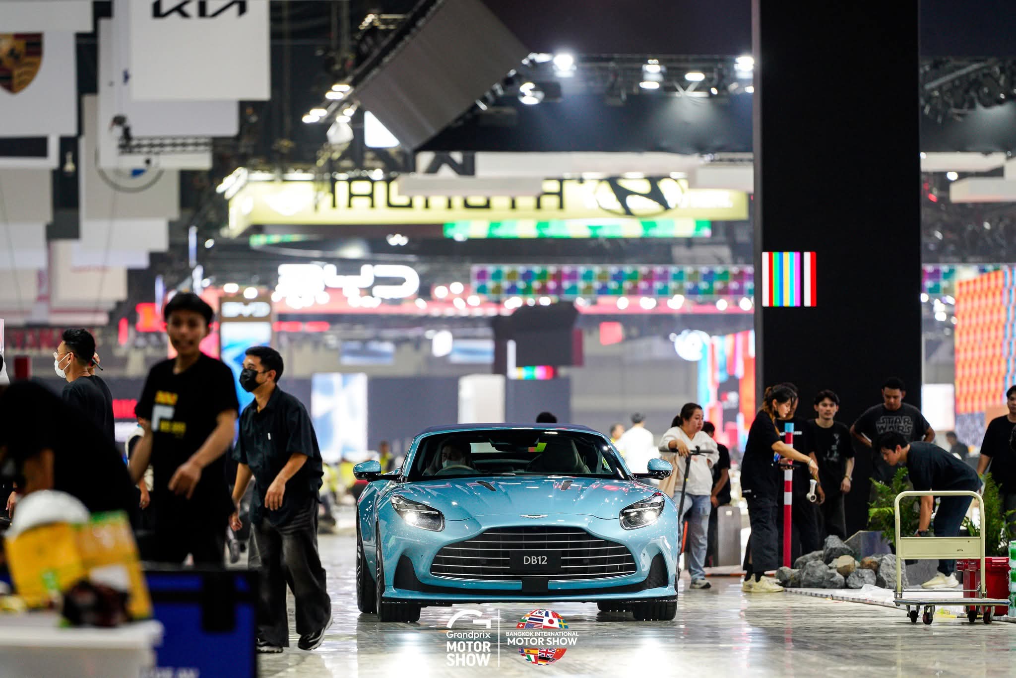 gian hang aston martin db12