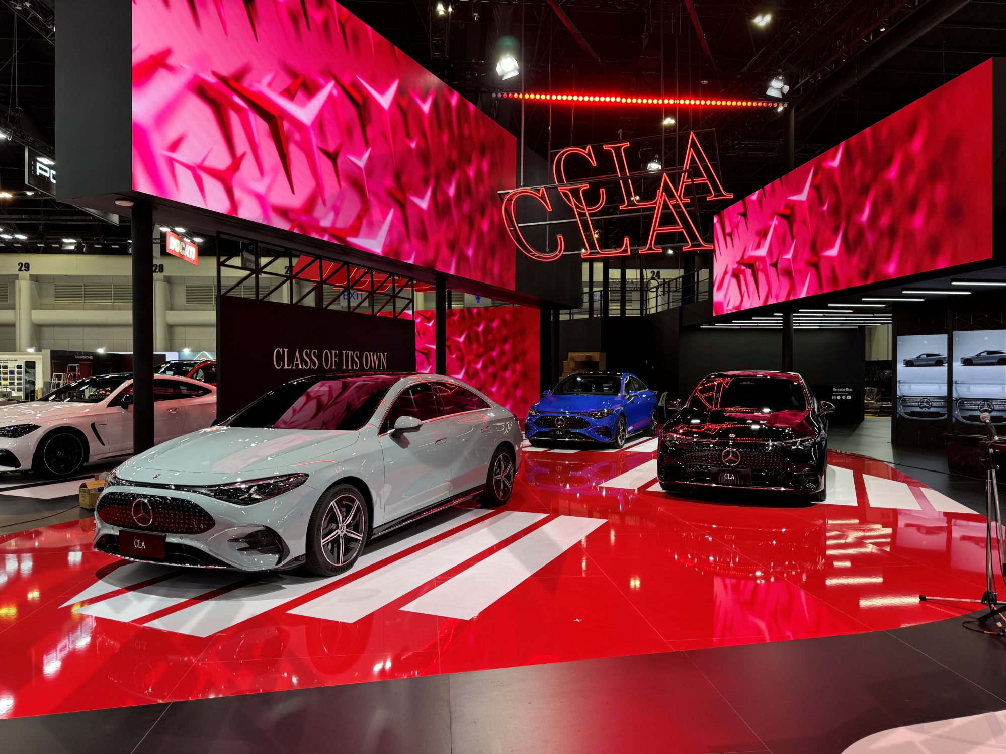 gian hang mercedes benz 4