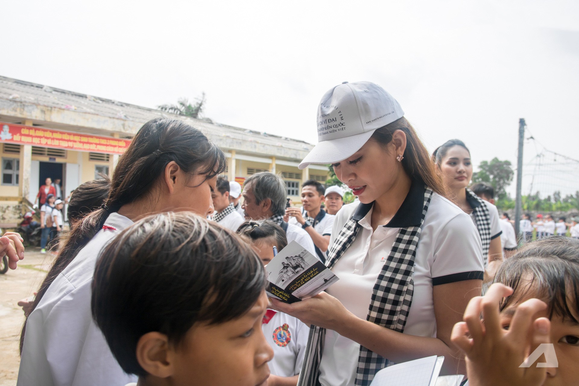 hanh trinh tu trai tim 2026 hanh trinh tu trai tim range rover 2019 18 1568903429059311532807