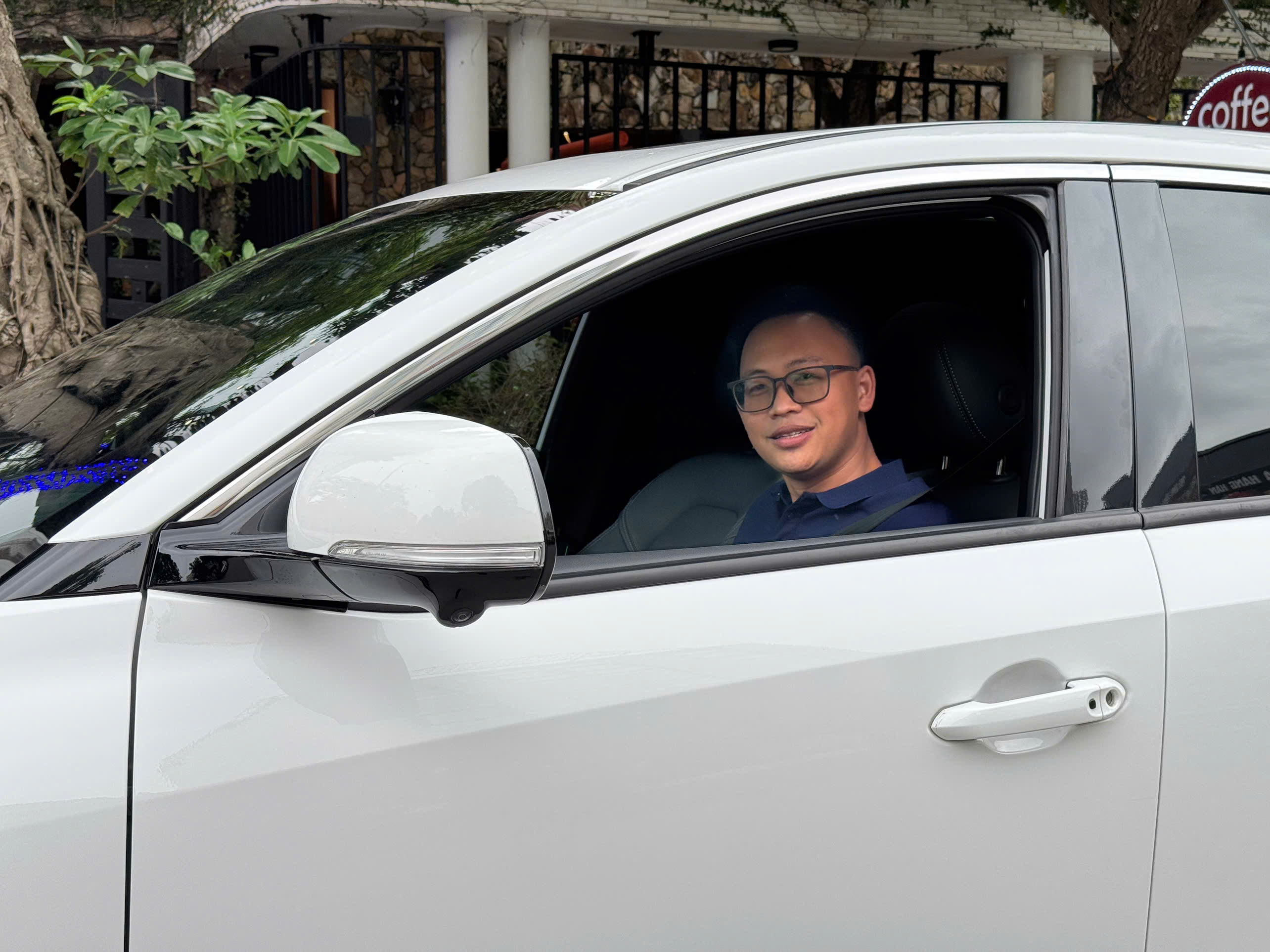 chu xe vinfast vf 8 plus nguyen van hai v 9