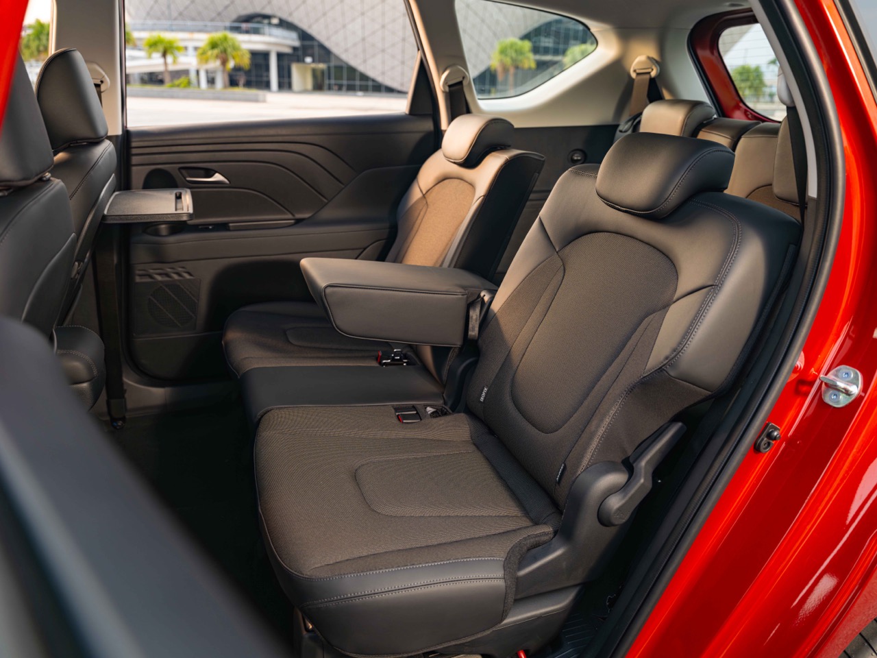 hyundai new stargazer 18 large