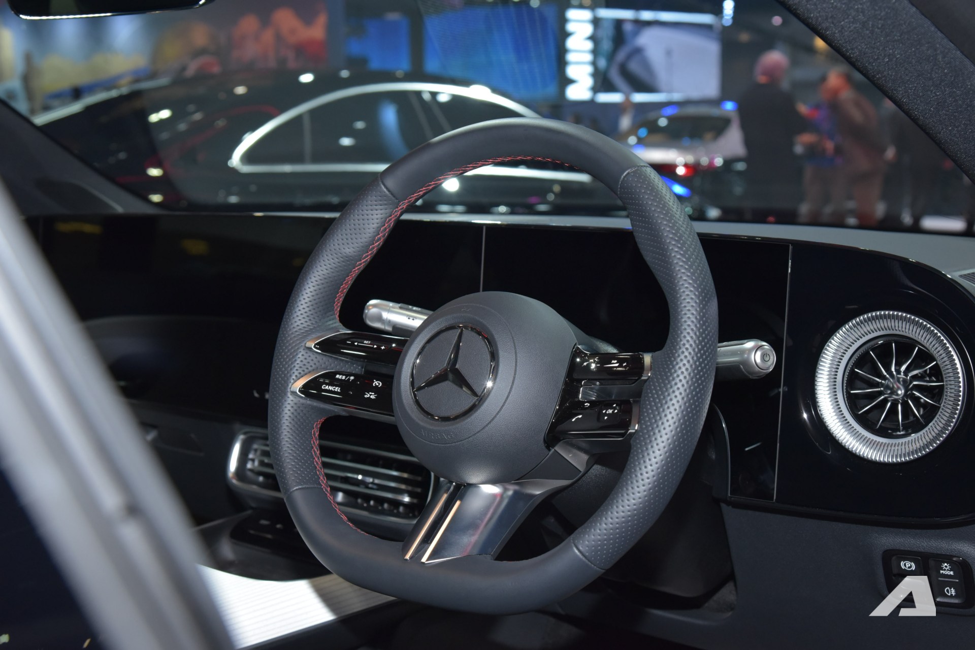 mercedes cla ev viet nam nlh2220