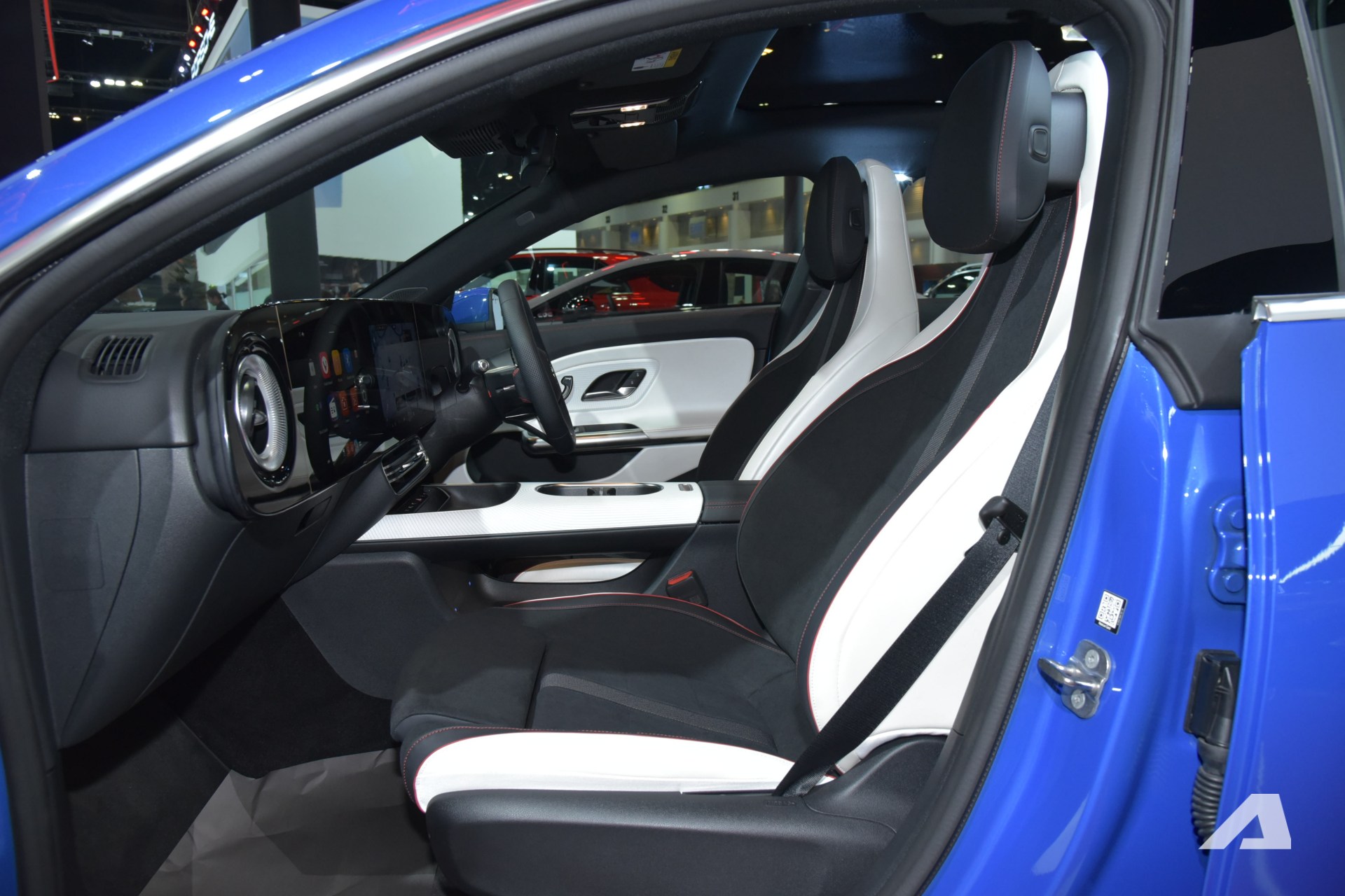 mercedes cla ev viet nam nlh2256