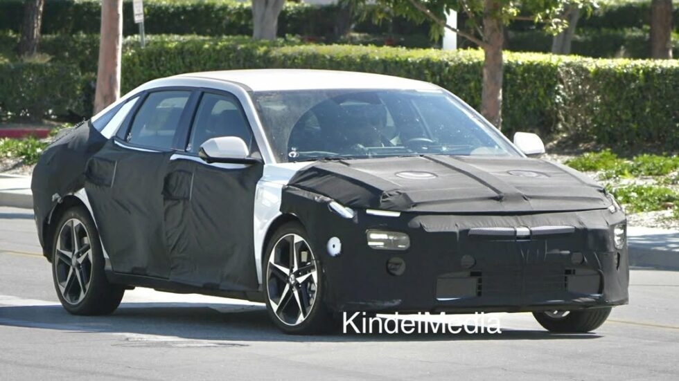 hyundai elantra 2027 chay thu 1