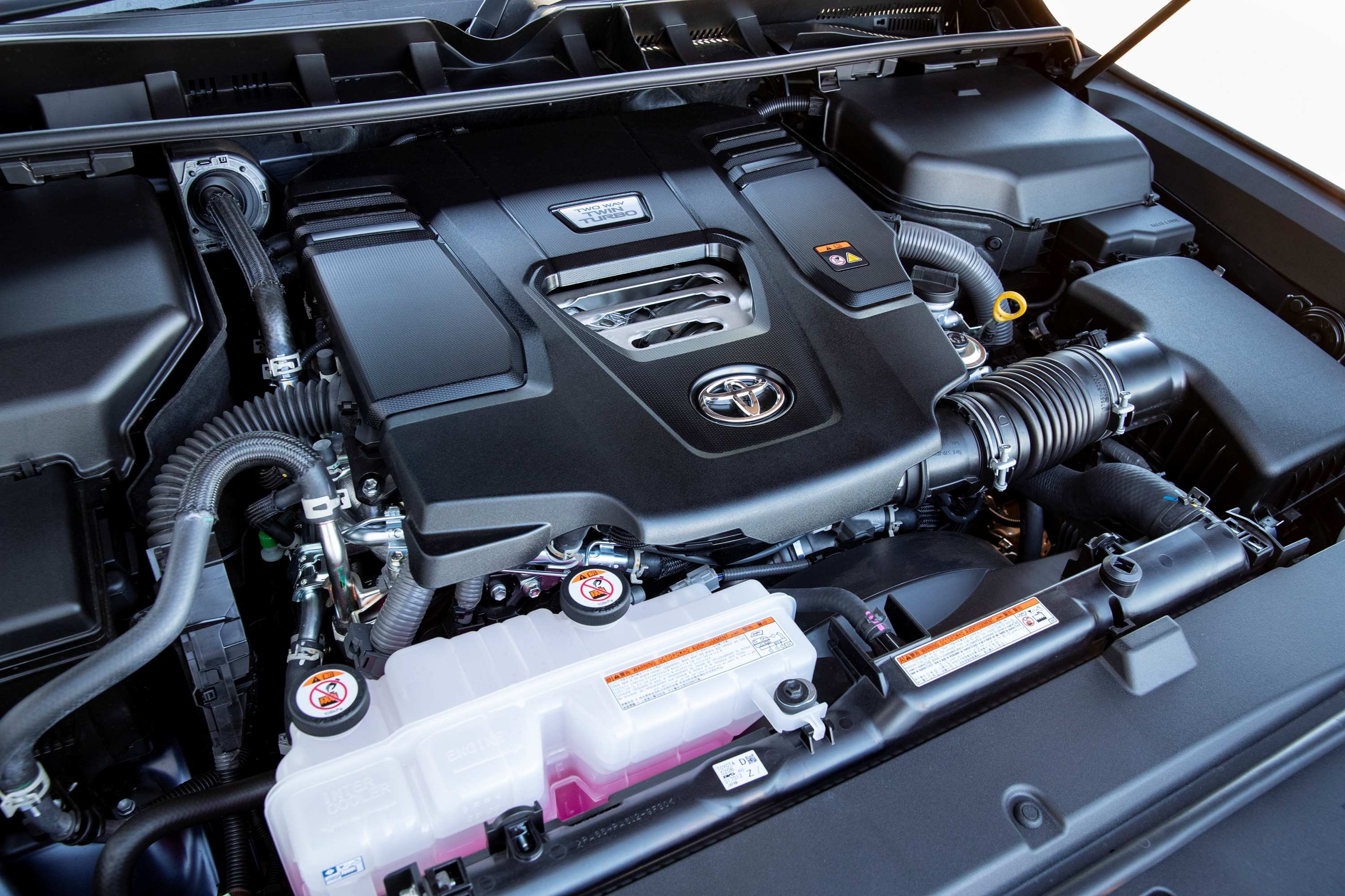 toyota landcruiser 300 series launch engine