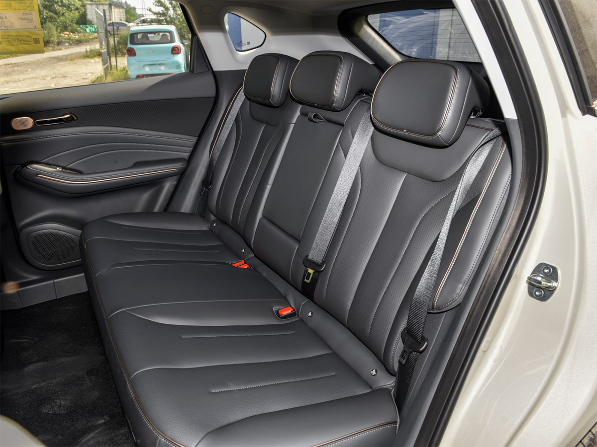 wuling baojun yunhai viet nam 11