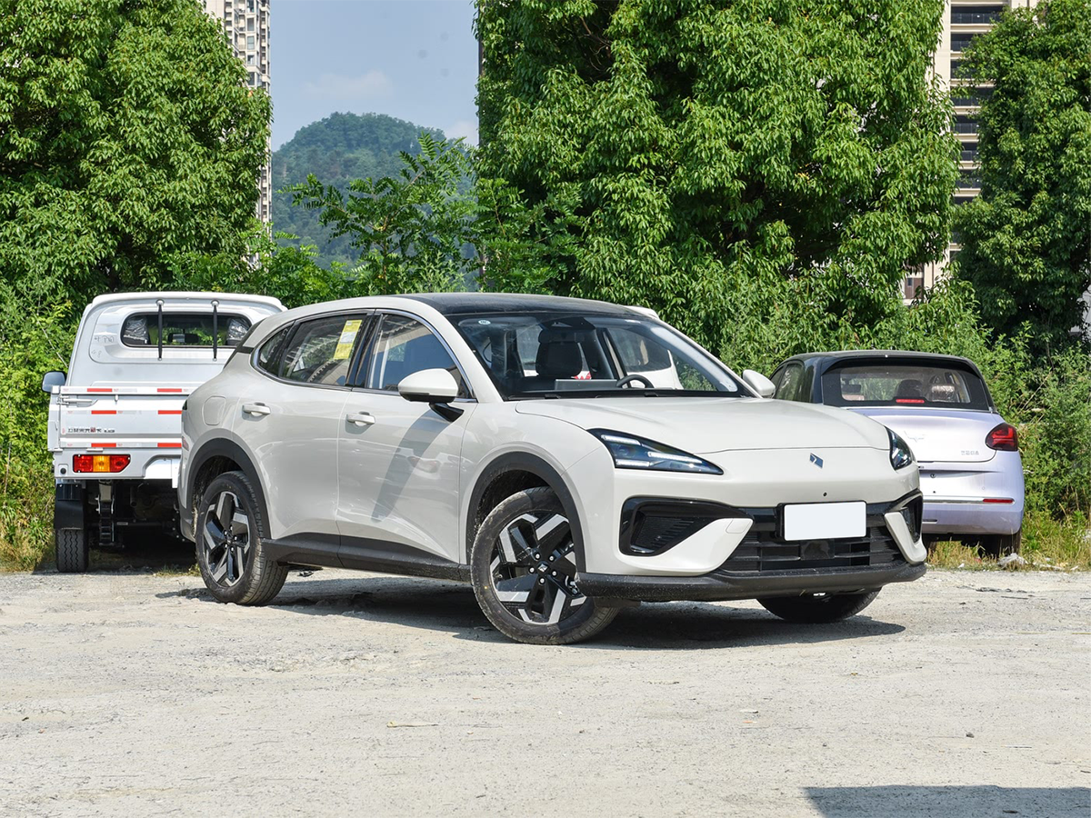 wuling baojun yunhai viet nam 2