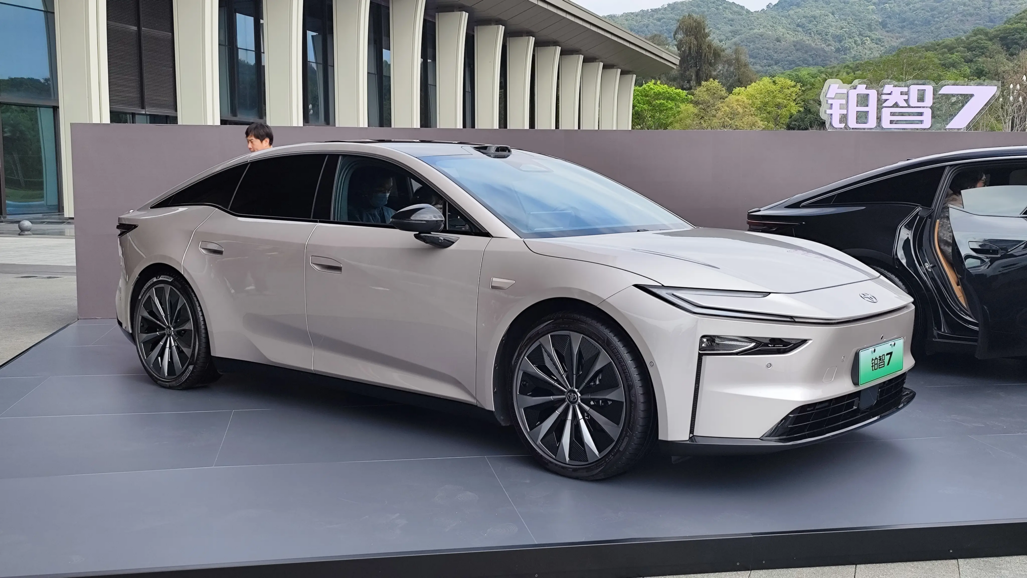 e59bbee78987 267 2048x1152