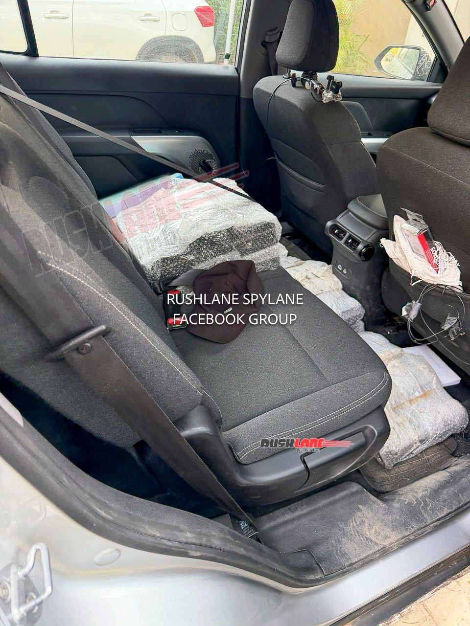 vinfast limo green mpv launch nears spied interiors 3