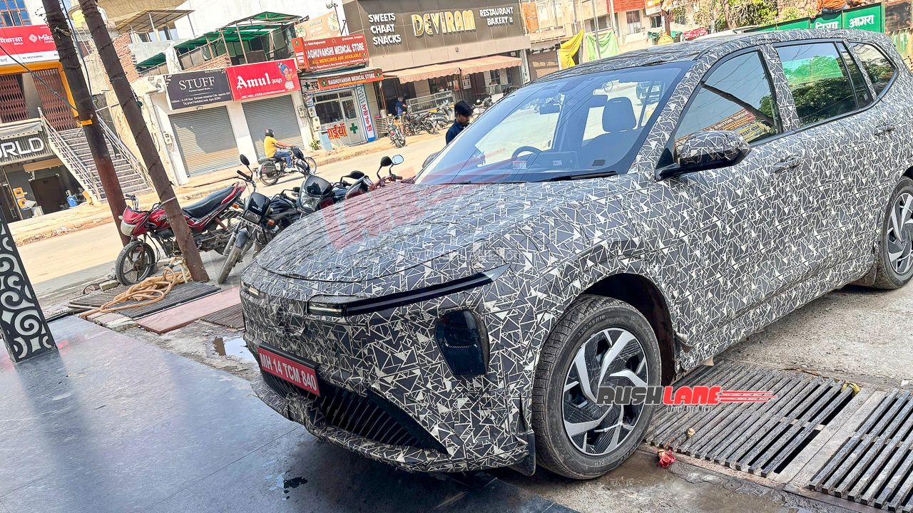 vinfast limo green mpv launch nears spied interiors 9
