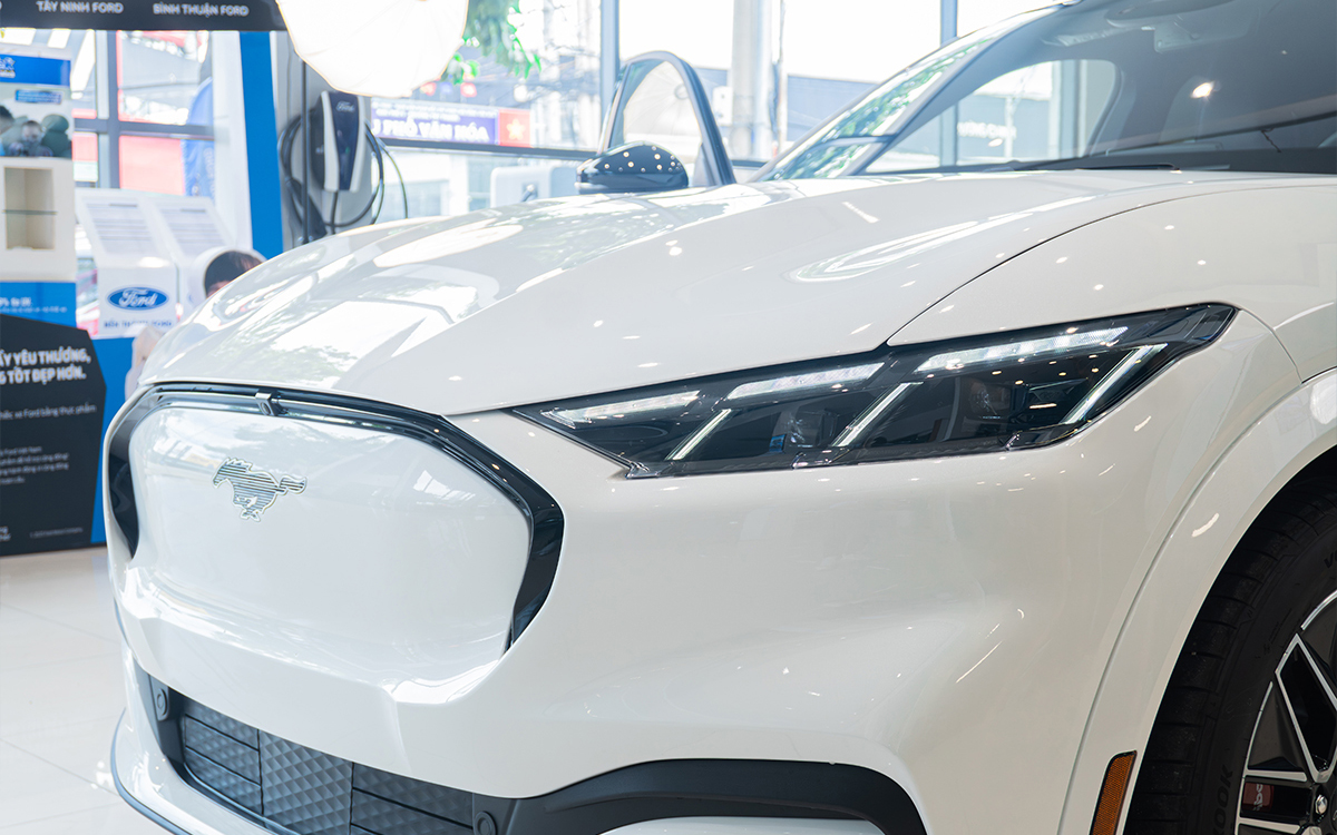 ford mustang mach e 4