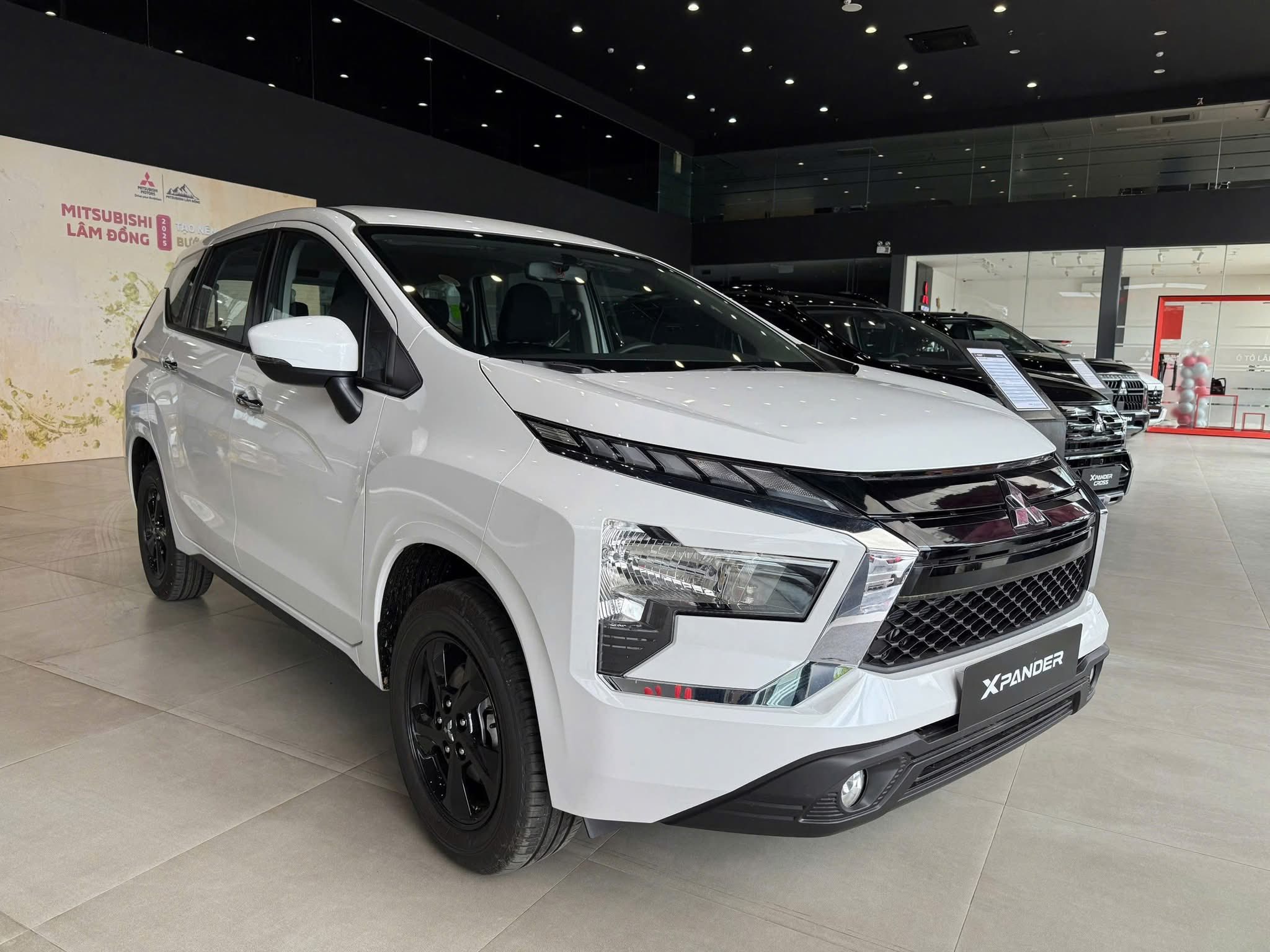 mitsubishi xpander 1