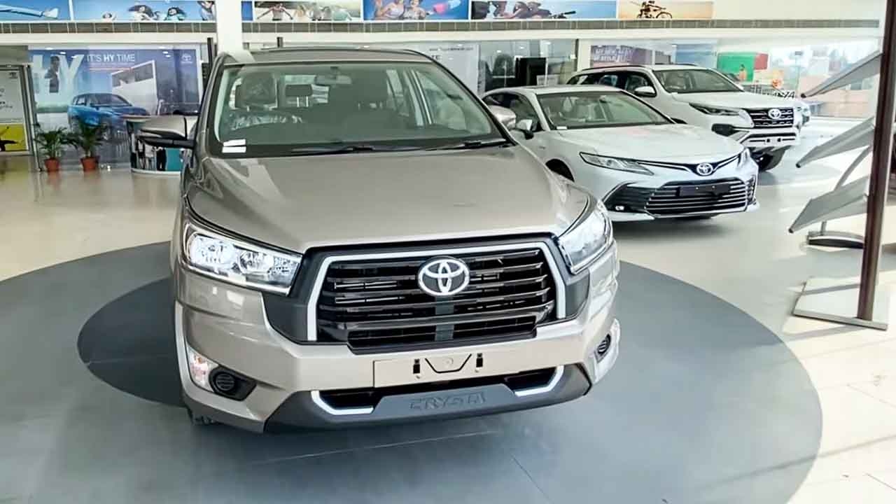 toyota innova 1