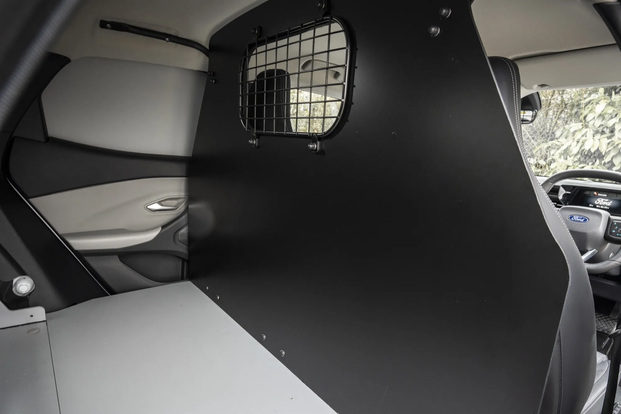 ford explorer van ev europe 7